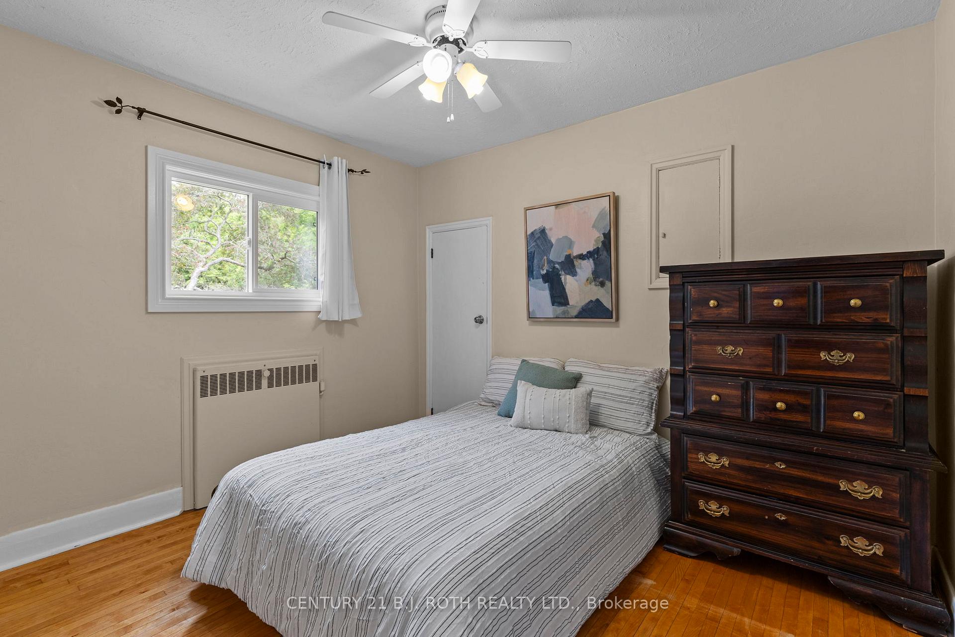 Photo 10 of 52 Marcus Street, Barrie, Allandale — HOMEH