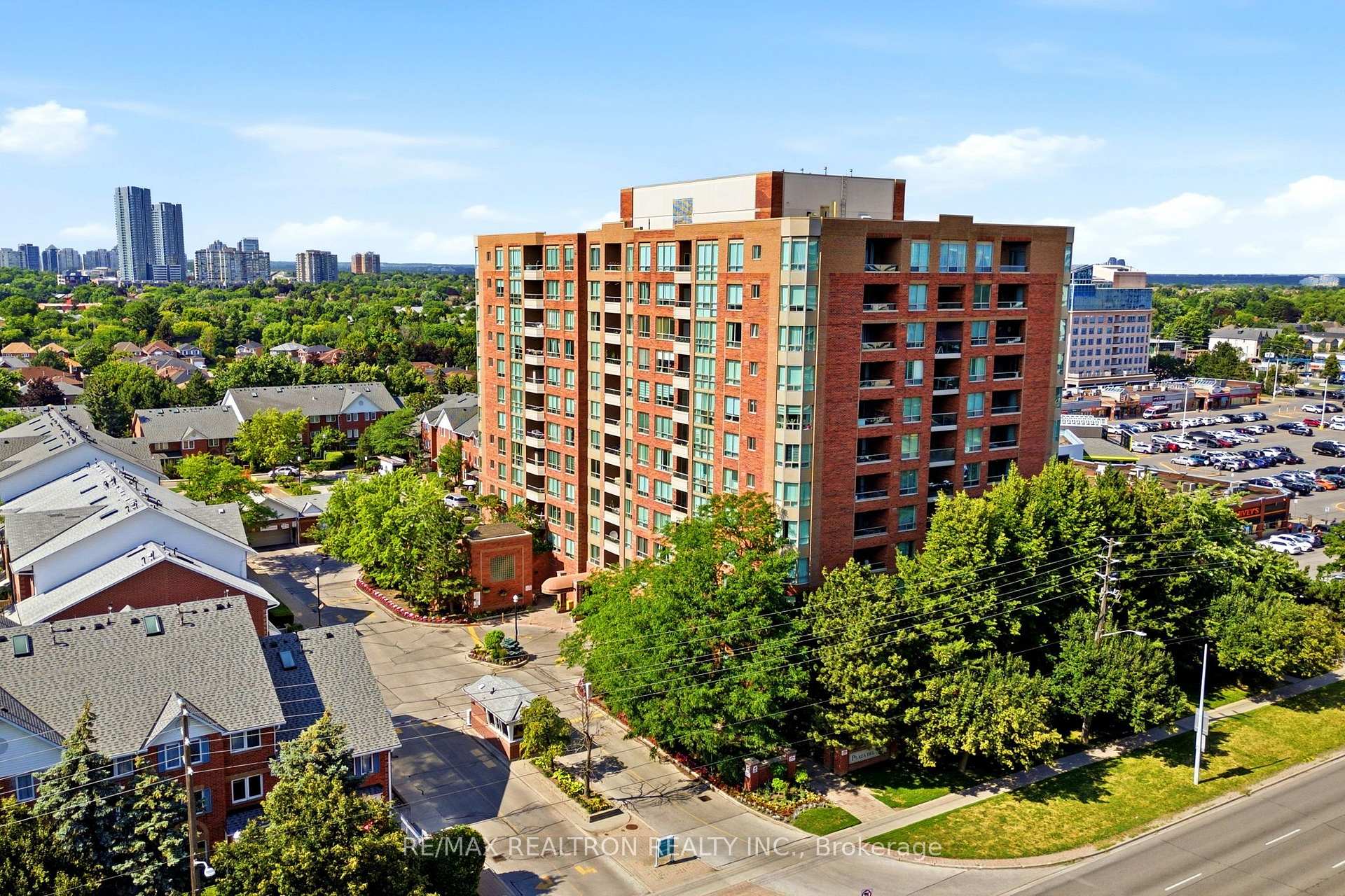 Front of Unit 1103, 850 Steeles Avenue W