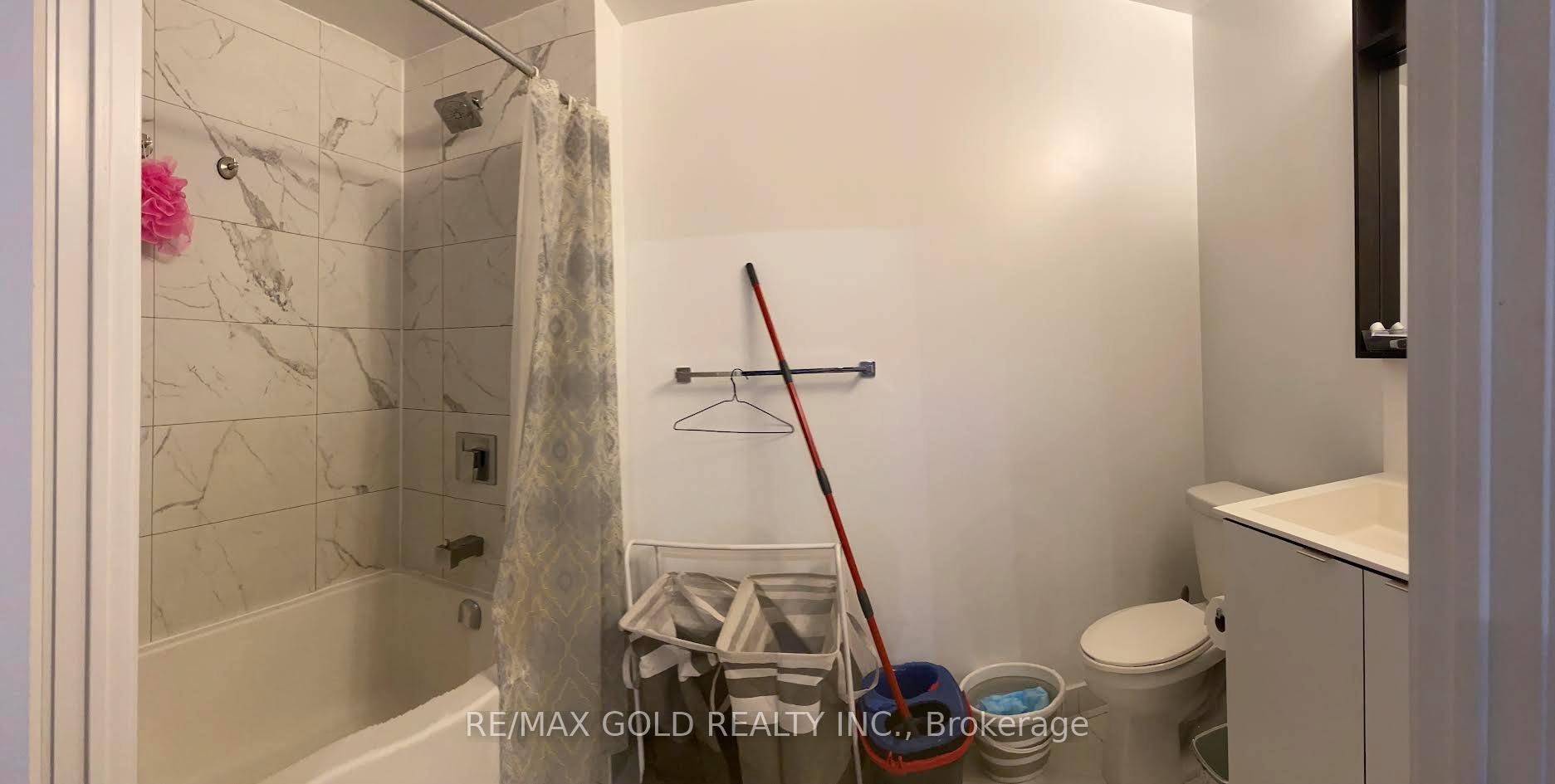 Photo 4 of 4065 Confederation Parkway, Mississauga, City Centre — HOMEH