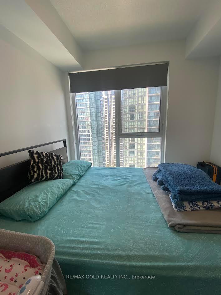 Photo 8 of 4065 Confederation Parkway, Mississauga, City Centre — HOMEH
