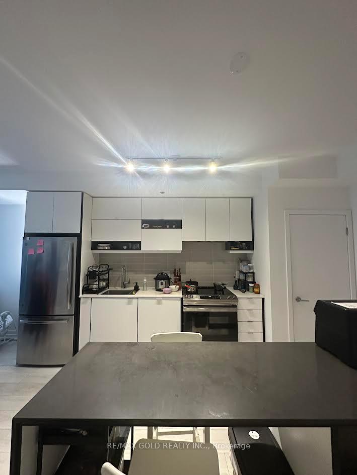 Photo 12 of 4065 Confederation Parkway, Mississauga, City Centre — HOMEH