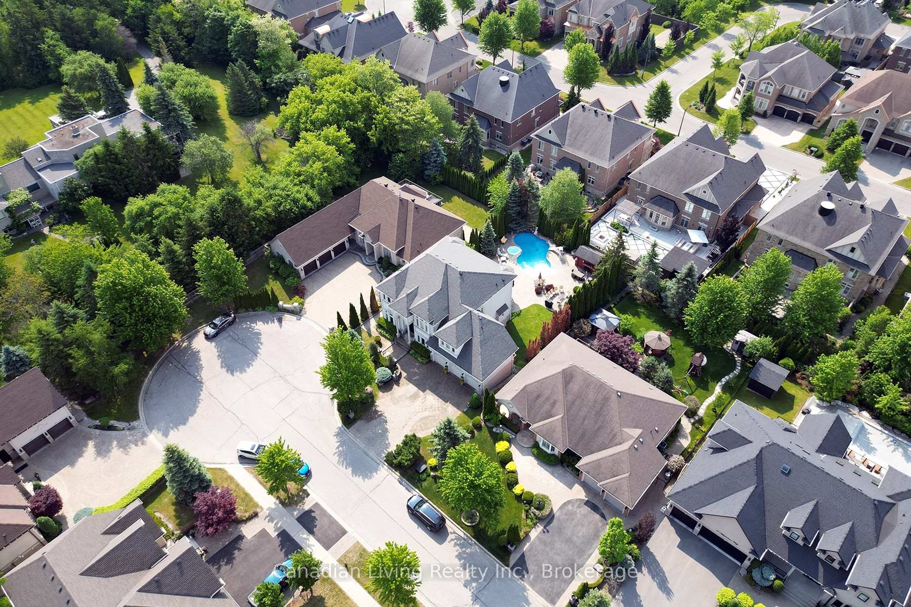 Photo 7 of 63 mapledown Way N, Vaughan, Rural Vaughan — HOMEH