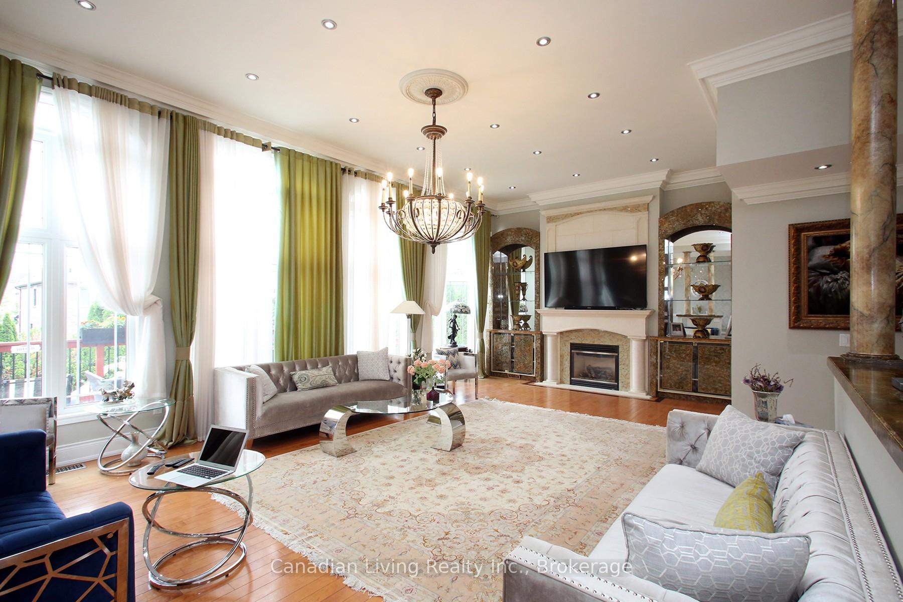 Photo 10 of 63 mapledown Way N, Vaughan, Rural Vaughan — HOMEH