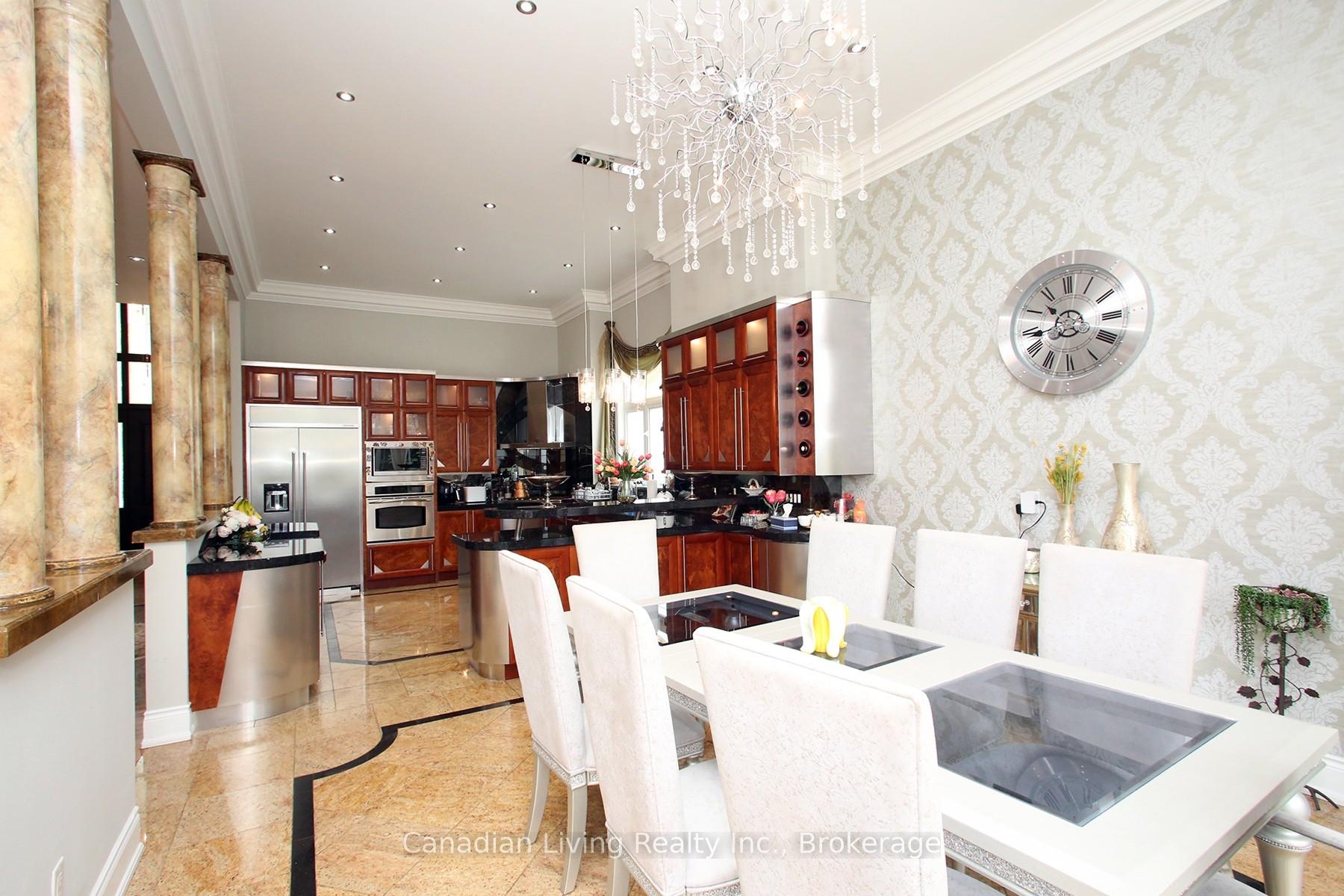 Photo 17 of 63 mapledown Way N, Vaughan, Rural Vaughan — HOMEH