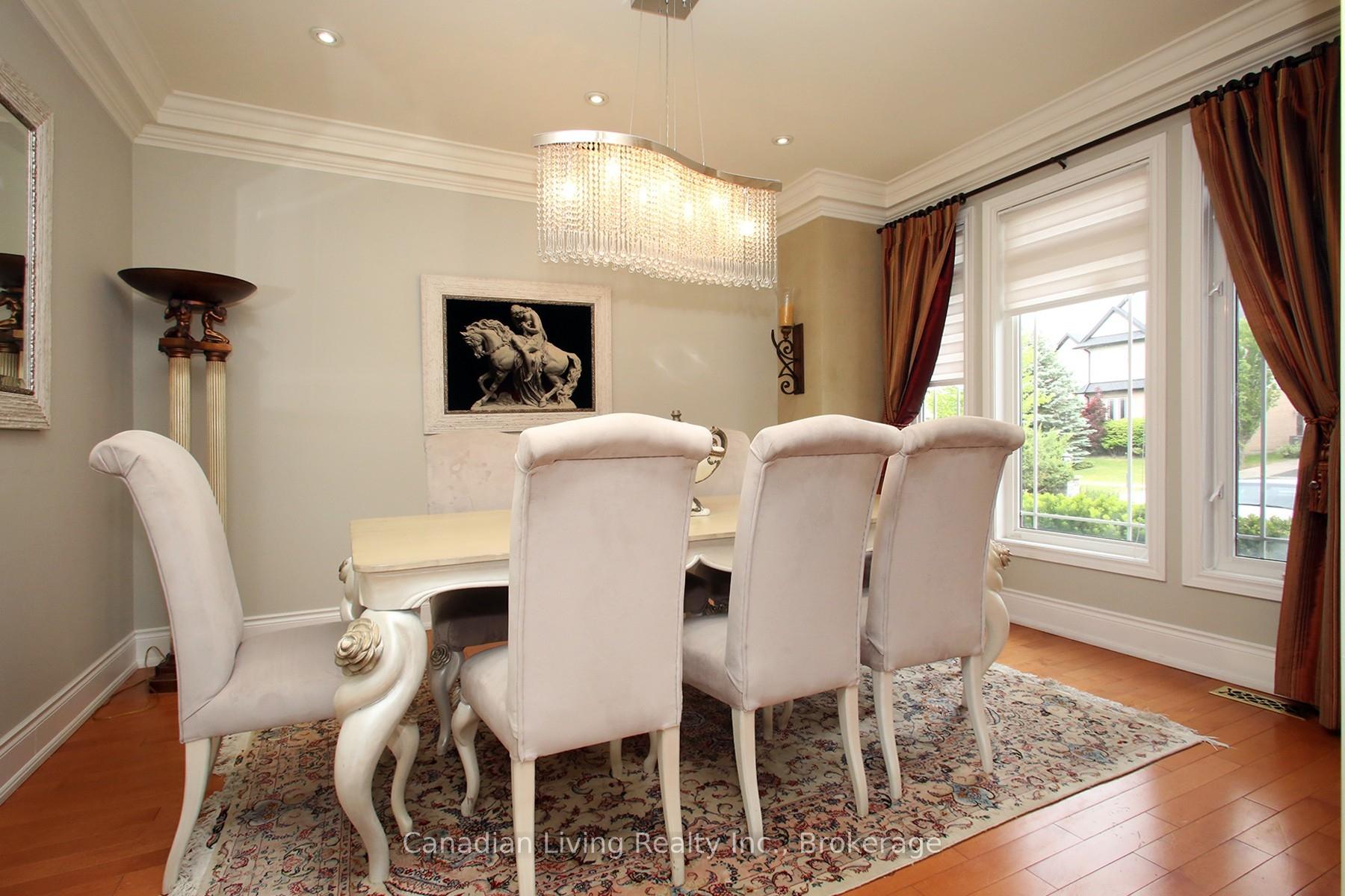 Photo 19 of 63 mapledown Way N, Vaughan, Rural Vaughan — HOMEH