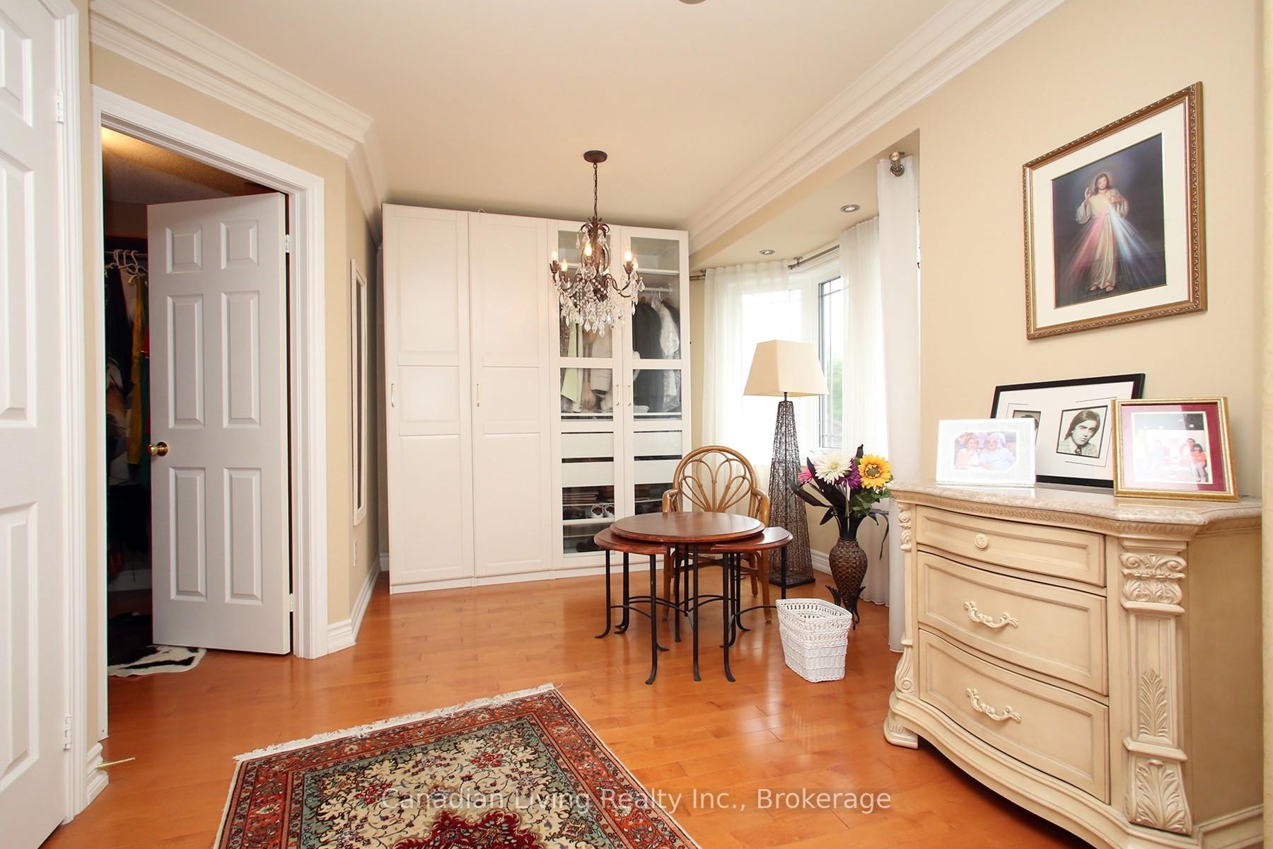 Photo 27 of 63 mapledown Way N, Vaughan, Rural Vaughan — HOMEH