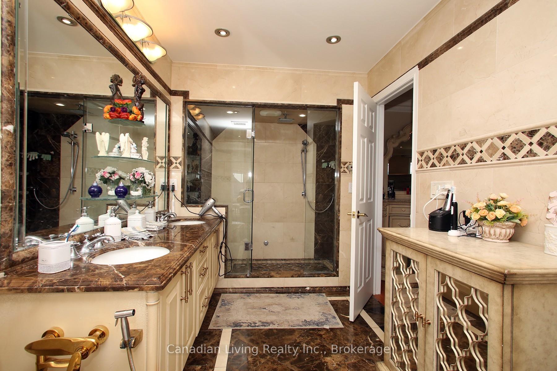 Photo 30 of 63 mapledown Way N, Vaughan, Rural Vaughan — HOMEH