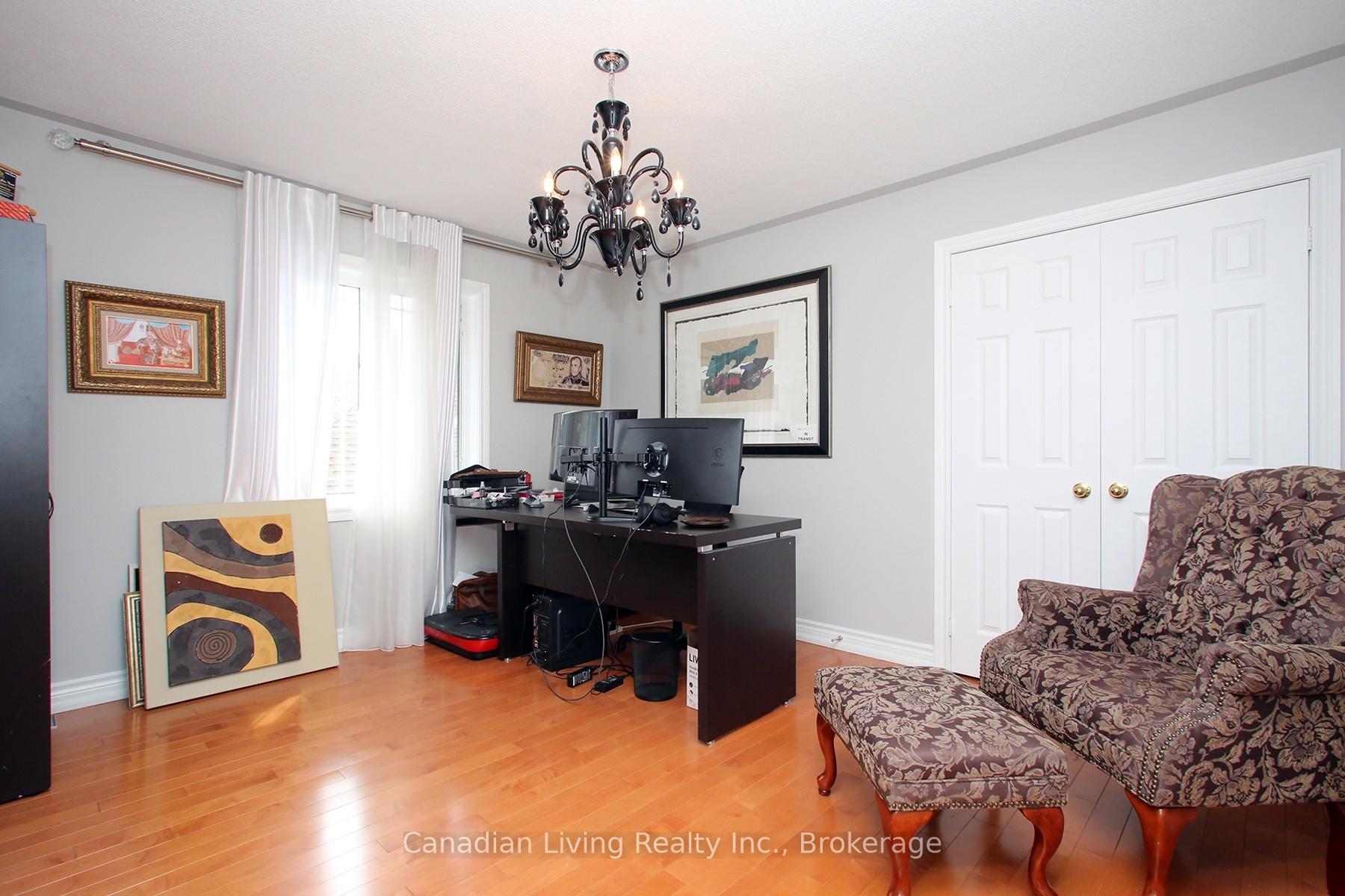 Photo 34 of 63 mapledown Way N, Vaughan, Rural Vaughan — HOMEH