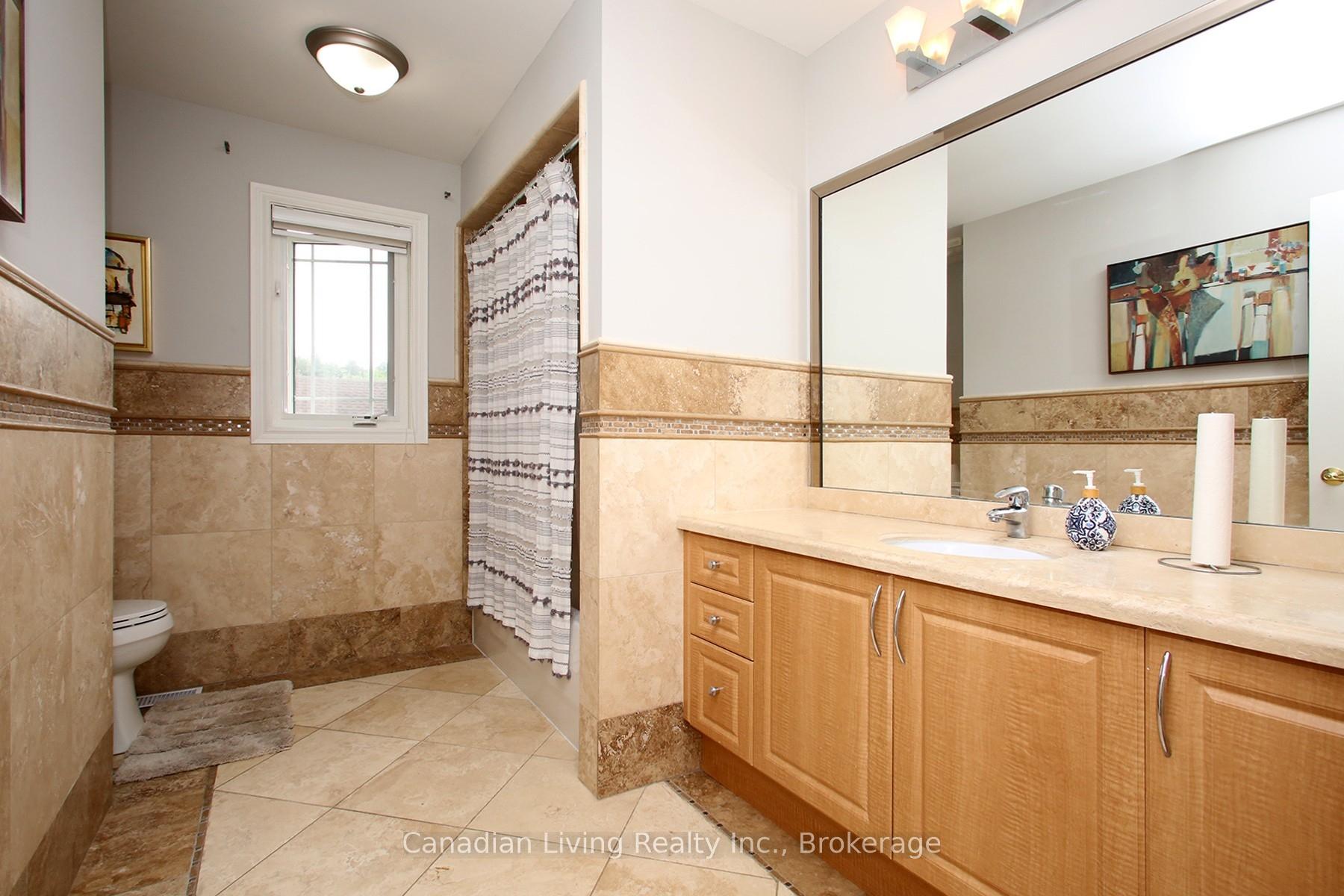 Photo 35 of 63 mapledown Way N, Vaughan, Rural Vaughan — HOMEH