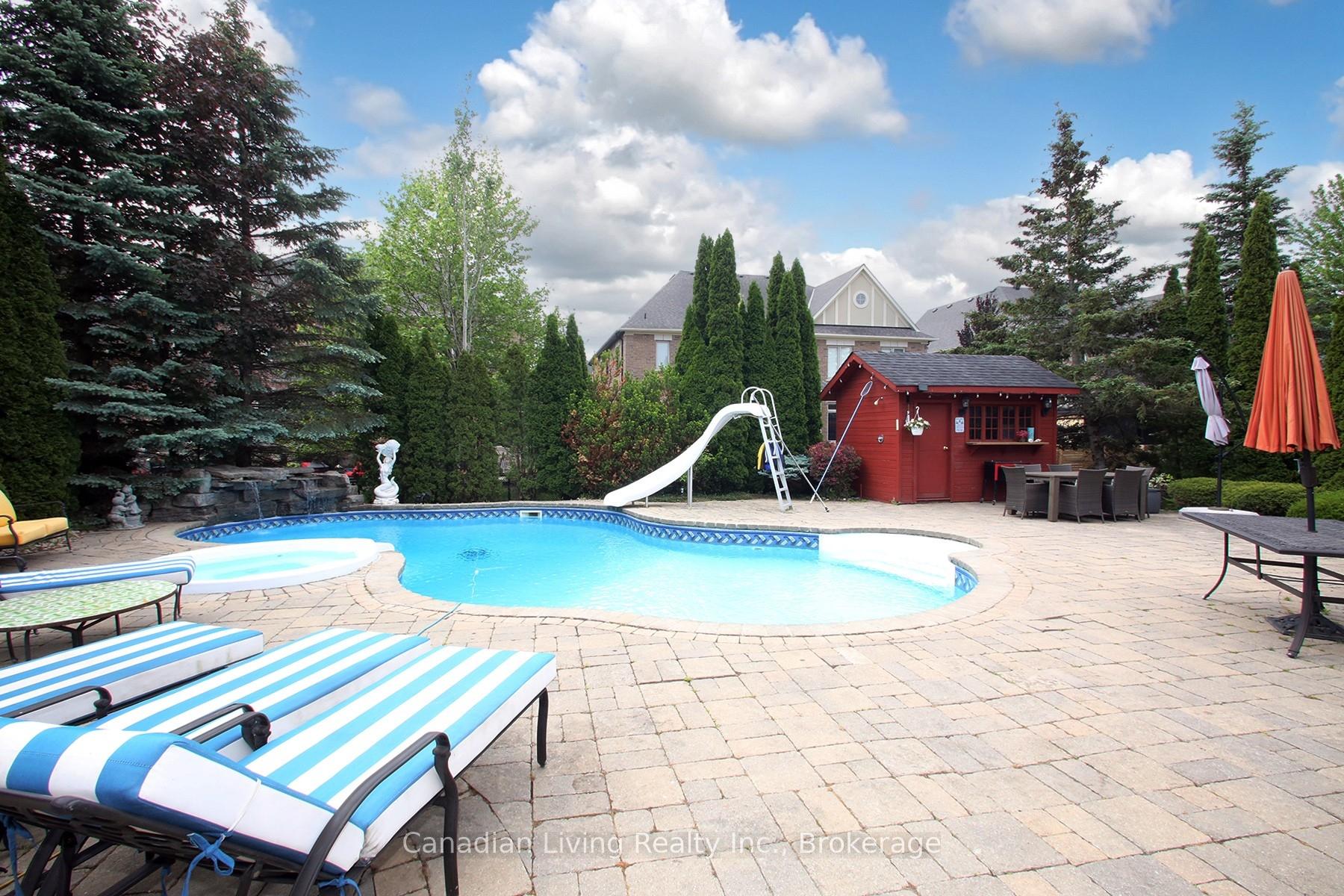 Photo 44 of 63 mapledown Way N, Vaughan, Rural Vaughan — HOMEH