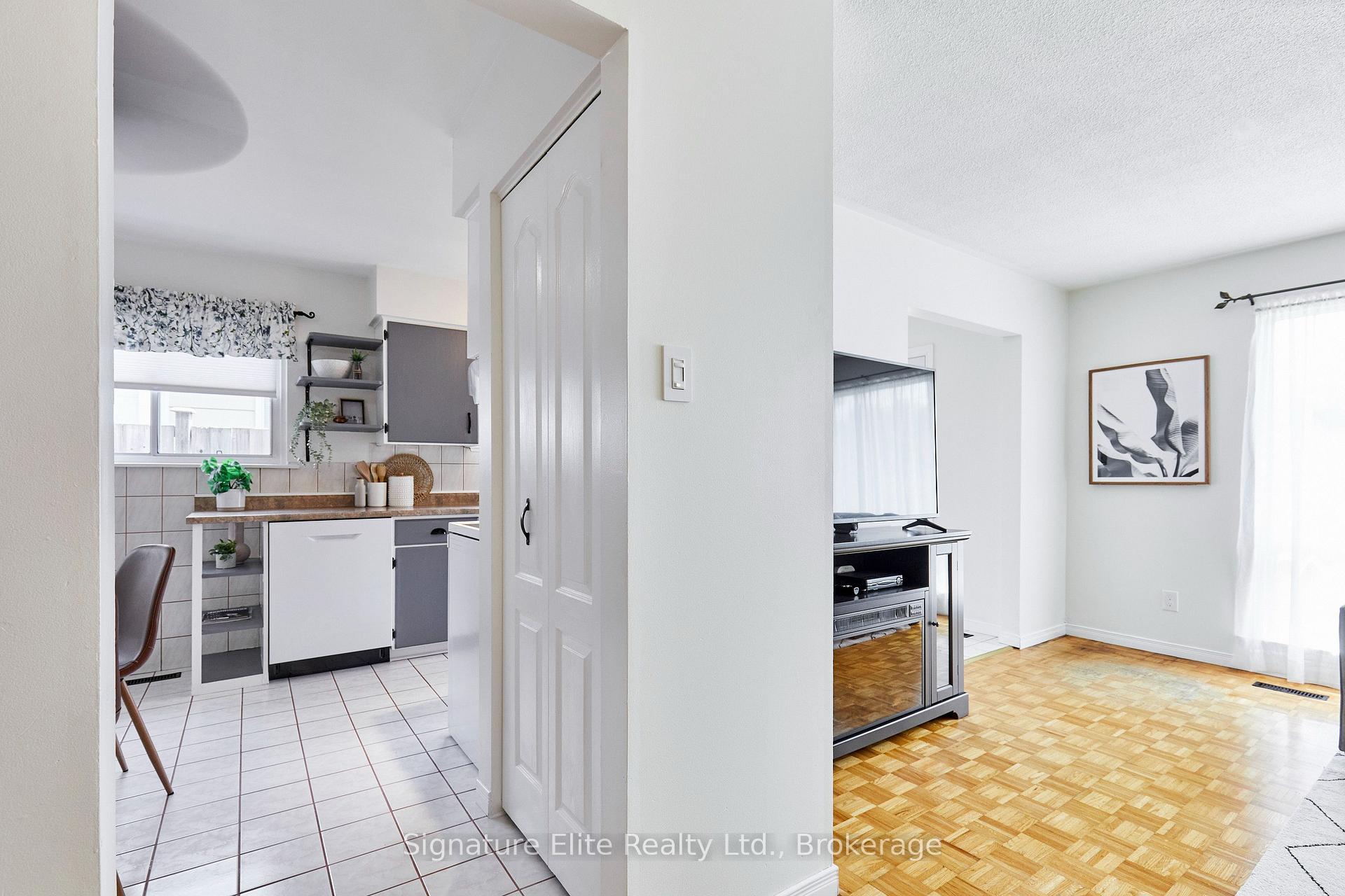 Photo 10 of 316 Burrows Hall Boulevard, Scarborough, Malvern — HOMEH