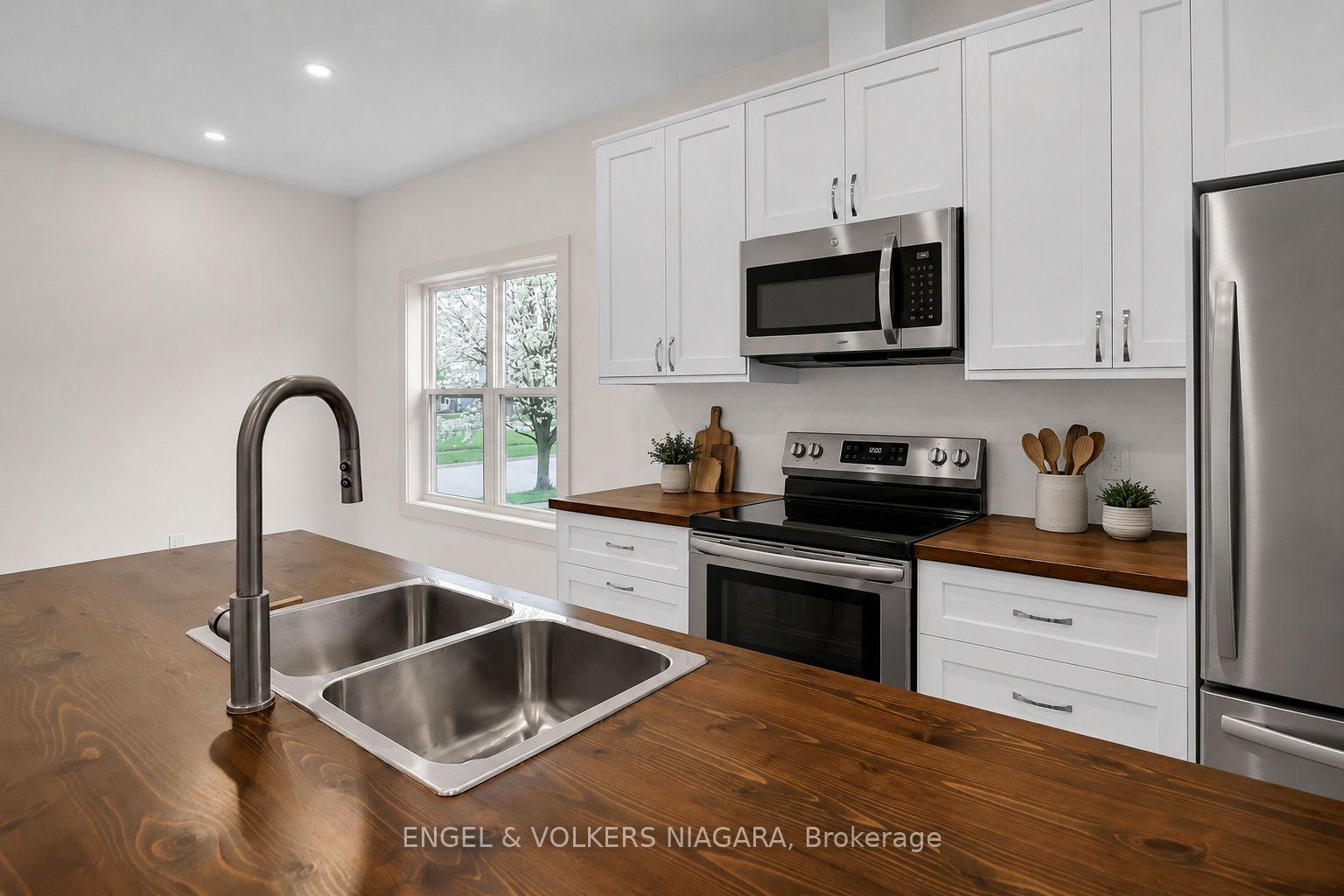 Photo 6 of 154 Roosevelt Avenue, Welland, Lincoln/Crowland — HOMEH