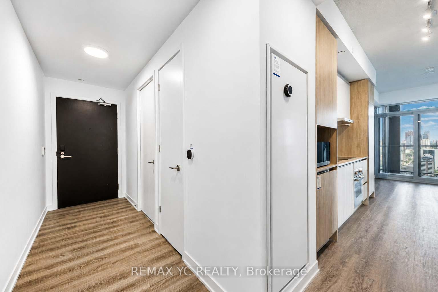 Photo 4 of Unit 3303, 180 Front Street E, Toronto, Moss Park — HOMEH
