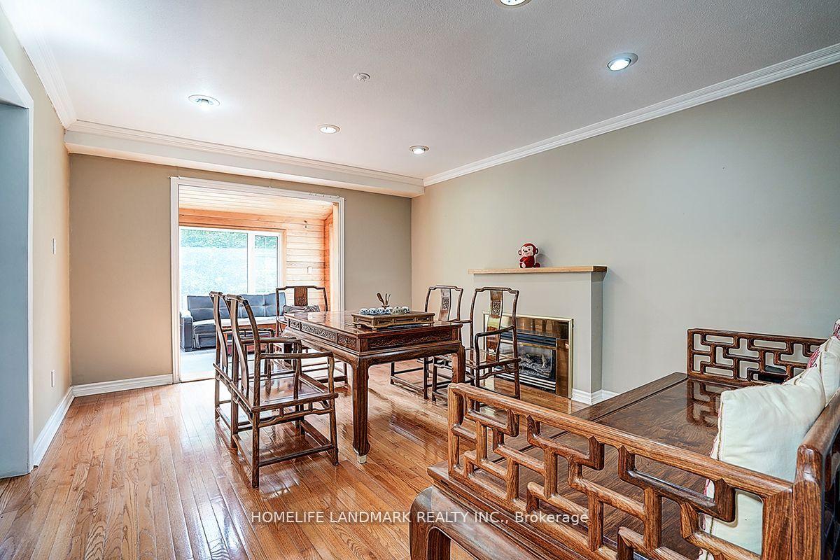 Photo 7 of 19 Stubbs Drive, North York, St. Andrew-Windfields — HOMEH