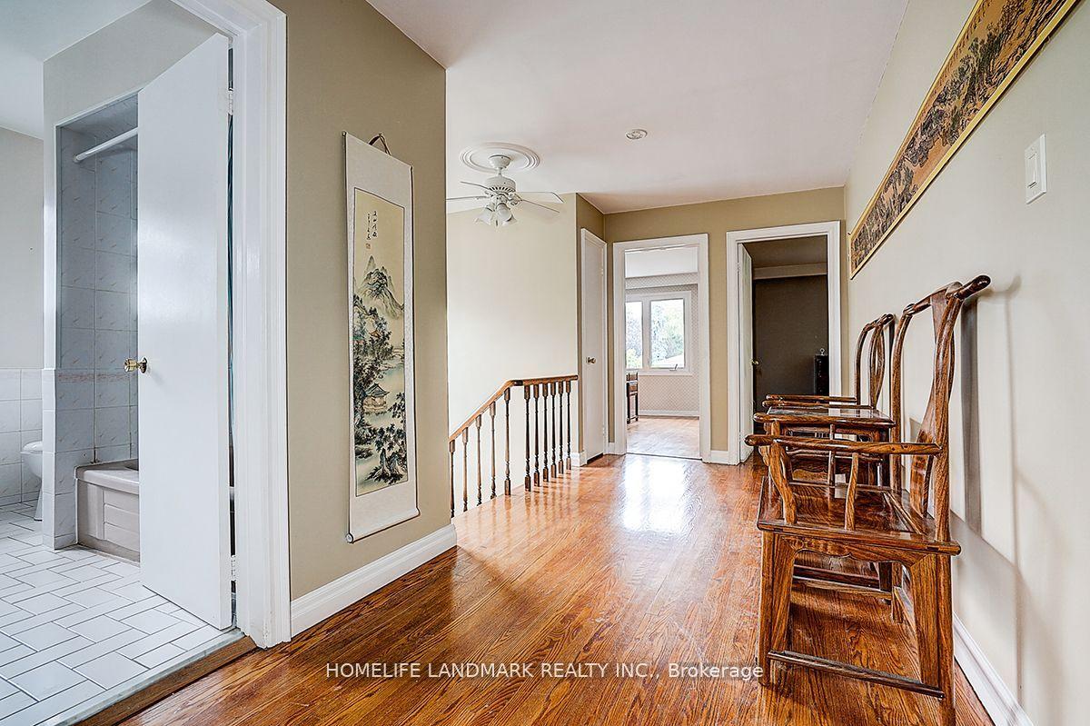 Photo 10 of 19 Stubbs Drive, North York, St. Andrew-Windfields — HOMEH