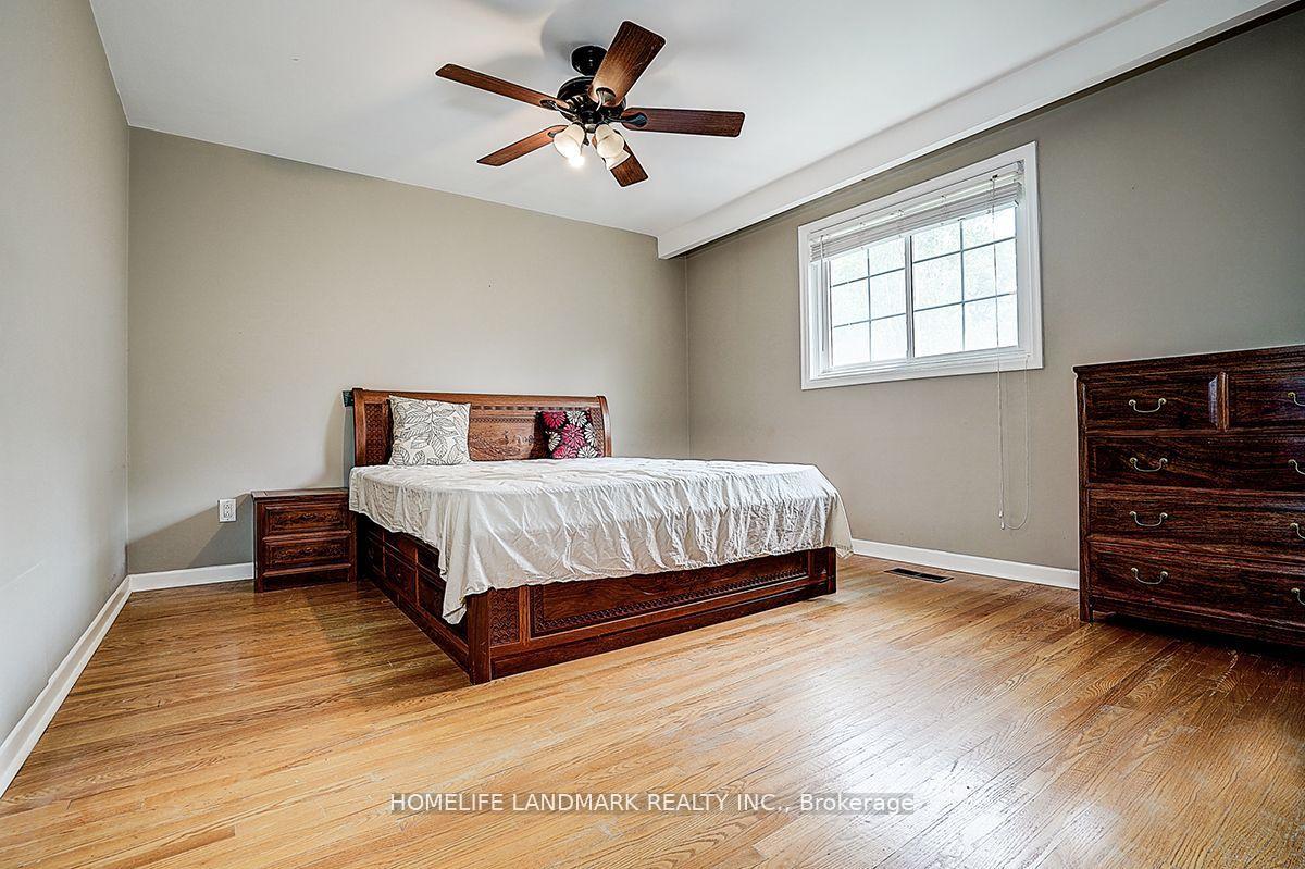 Photo 14 of 19 Stubbs Drive, North York, St. Andrew-Windfields — HOMEH