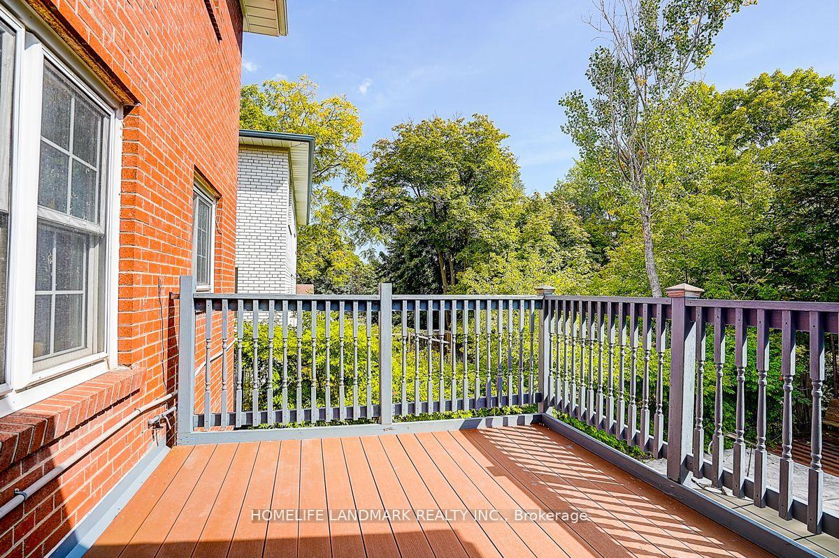 Photo 15 of 19 Stubbs Drive, North York, St. Andrew-Windfields — HOMEH