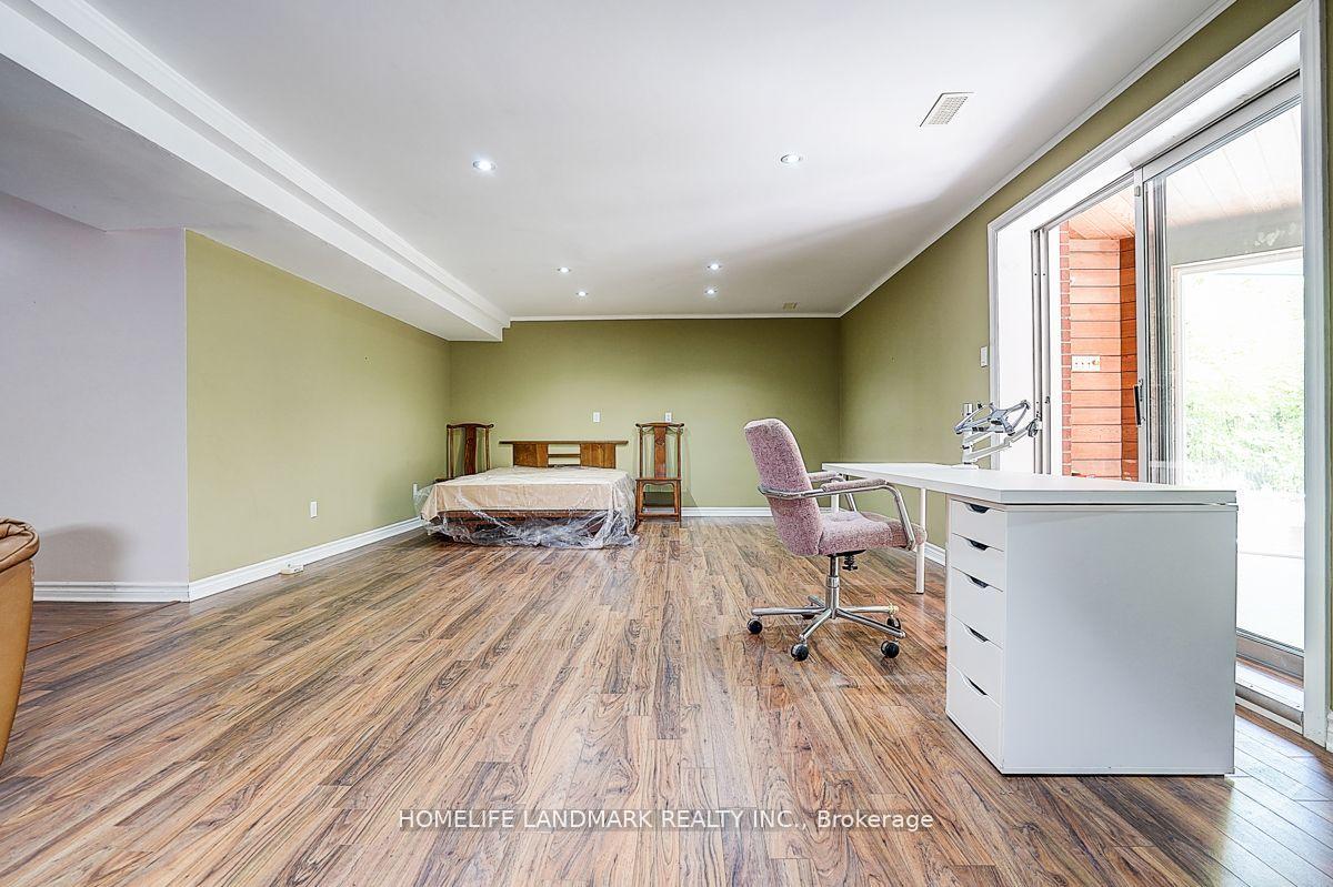 Photo 21 of 19 Stubbs Drive, North York, St. Andrew-Windfields — HOMEH
