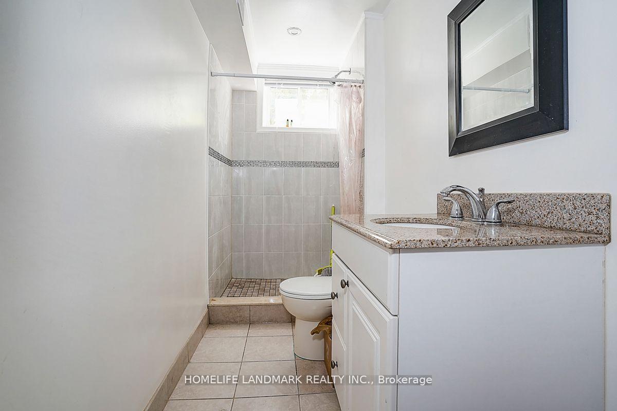 Photo 24 of 19 Stubbs Drive, North York, St. Andrew-Windfields — HOMEH