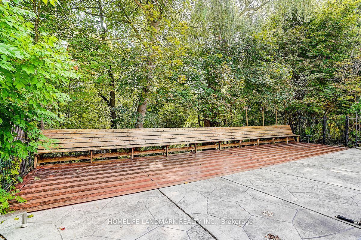 Photo 26 of 19 Stubbs Drive, North York, St. Andrew-Windfields — HOMEH