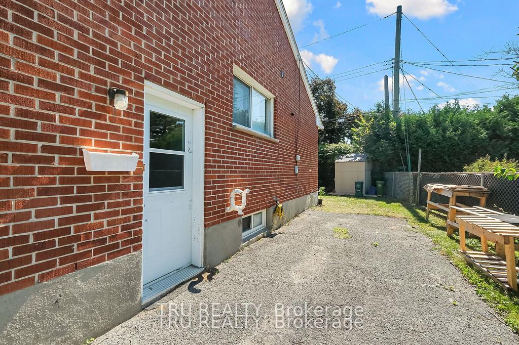 Photo 38 of 2428-2430 Iris Street, Ottawa, Parkway Park — HOMEH