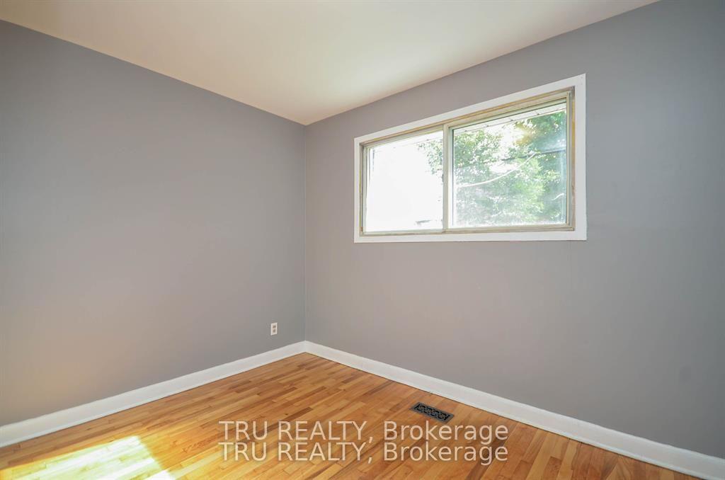 Photo 27 of 2428-2430 Iris Street, Ottawa, Parkway Park — HOMEH