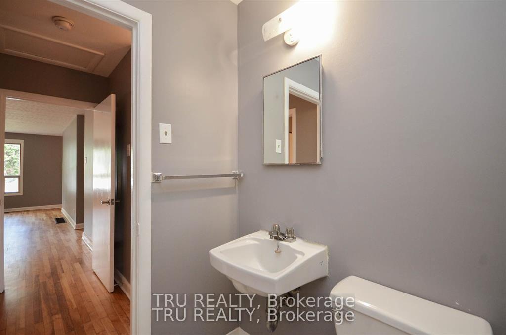 Photo 31 of 2428-2430 Iris Street, Ottawa, Parkway Park — HOMEH
