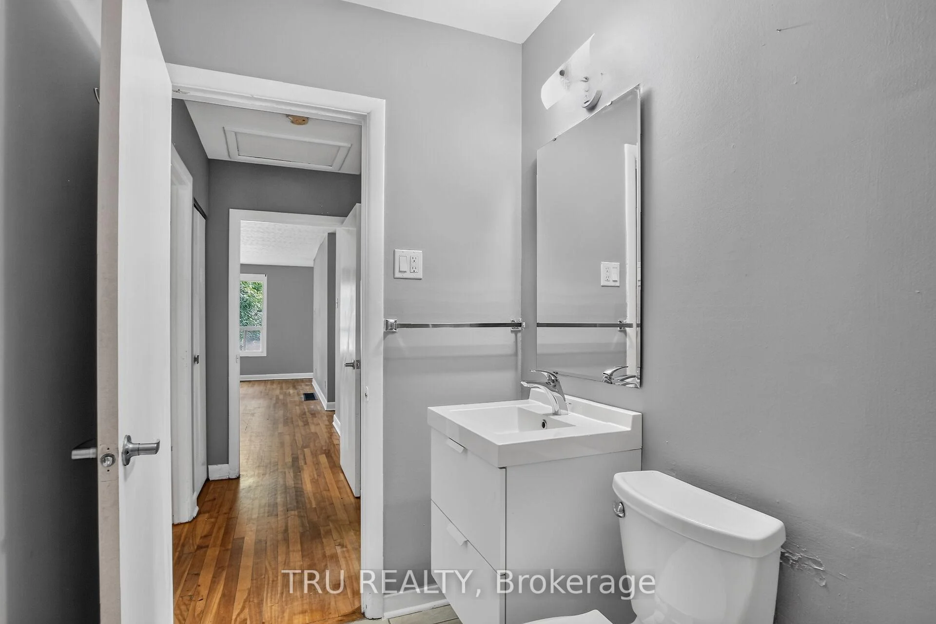 Photo 16 of 2428-2430 Iris Street, Ottawa, Parkway Park — HOMEH
