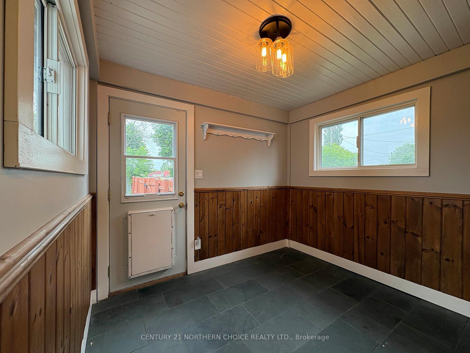 Photo 6 of 308 Third Street W, Fort Frances — HOMEH