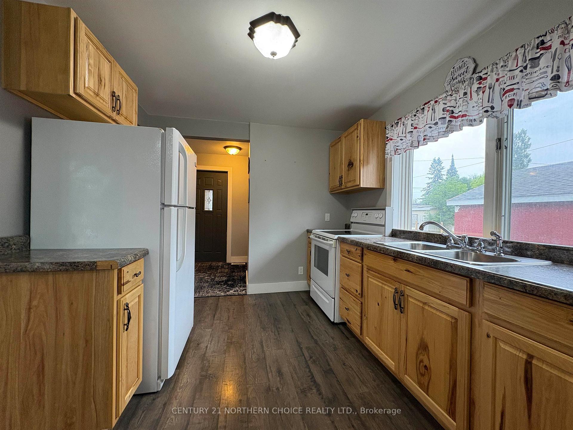Photo 13 of 308 Third Street W, Fort Frances — HOMEH