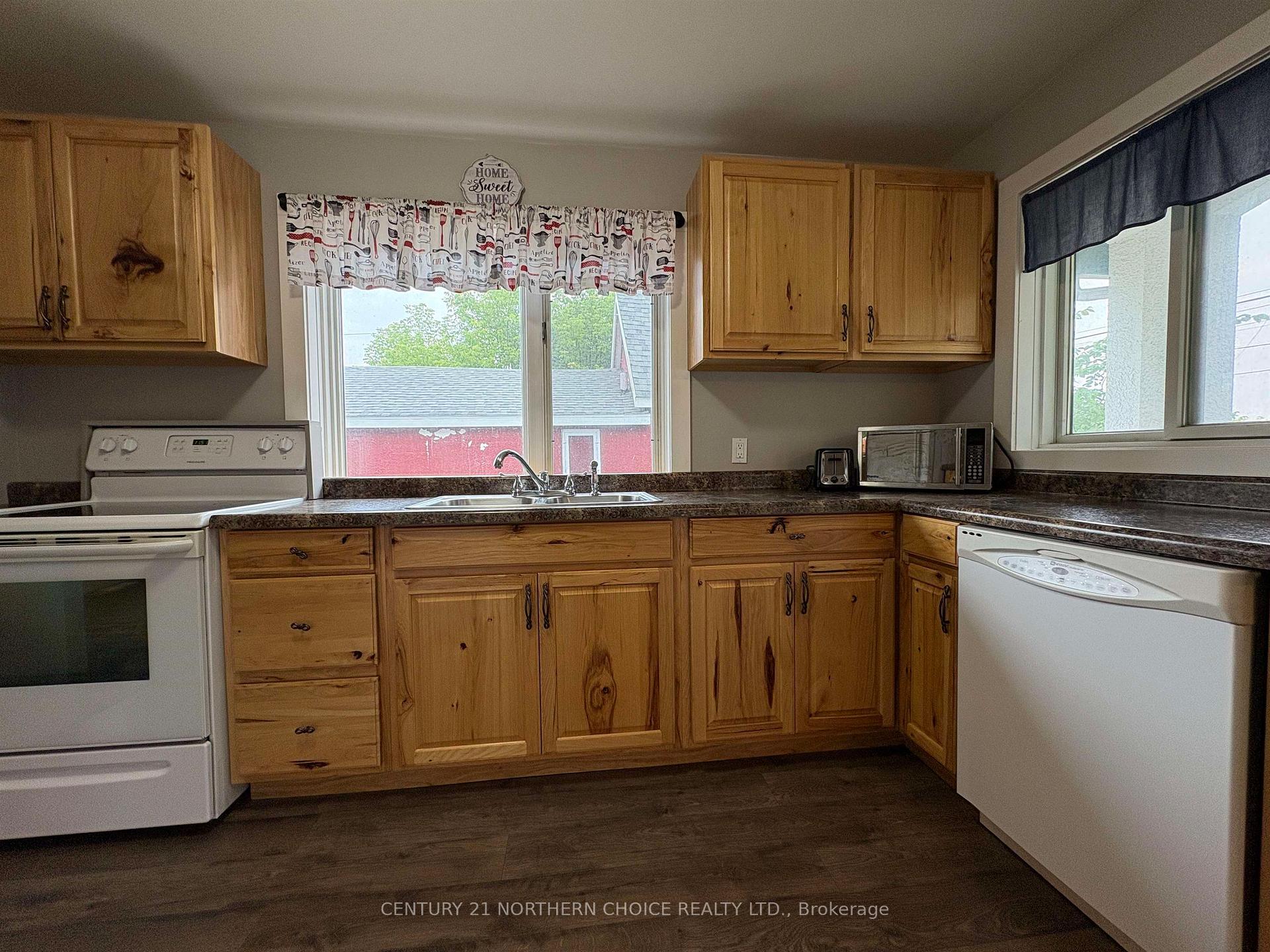 Photo 14 of 308 Third Street W, Fort Frances — HOMEH