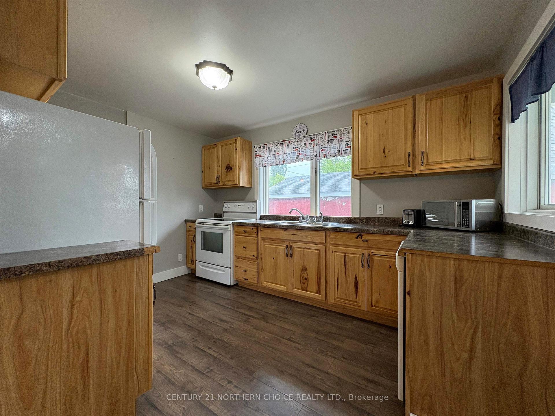 Photo 15 of 308 Third Street W, Fort Frances — HOMEH