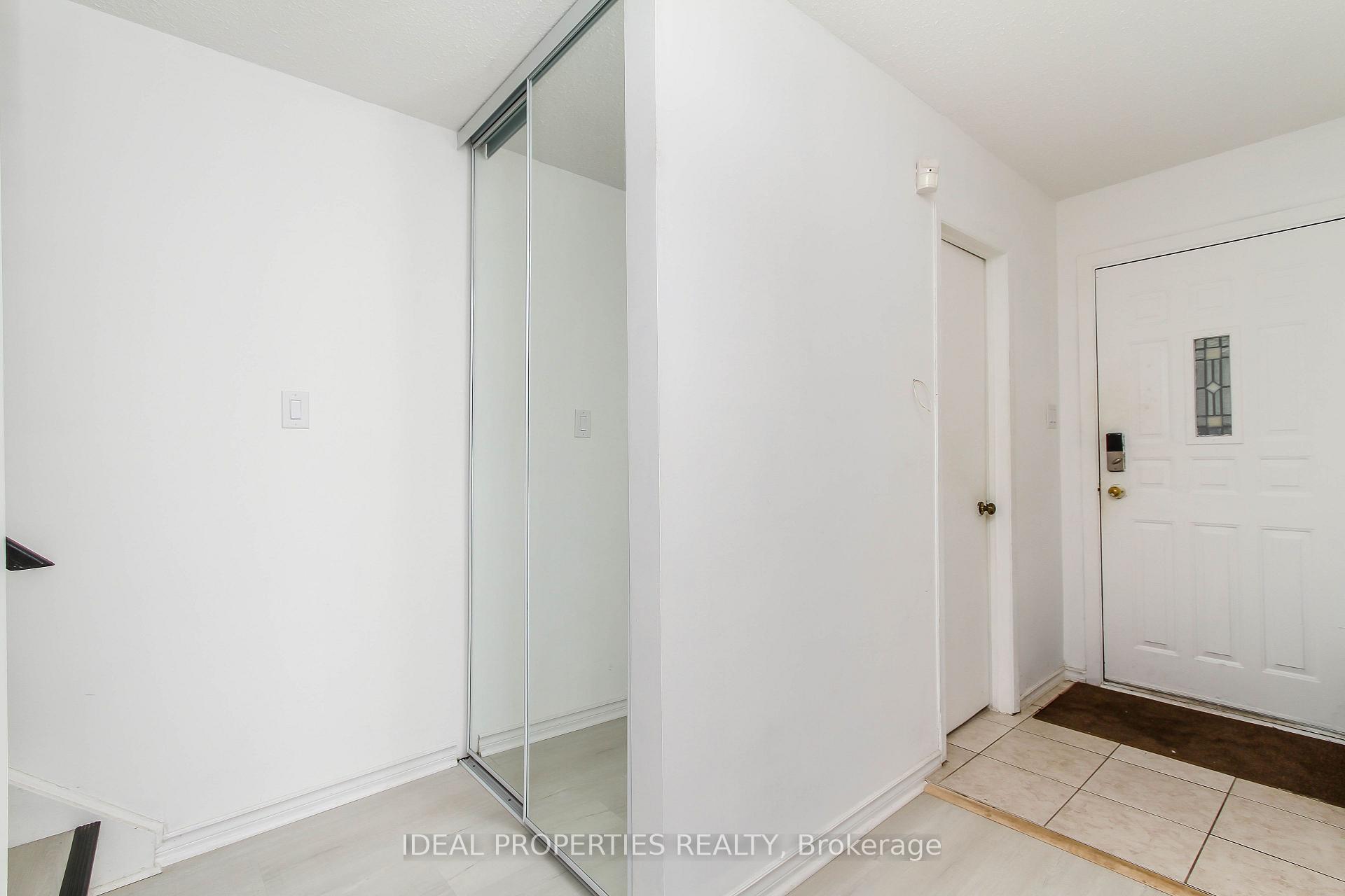 Photo 4 of Unit 26, 2415 Southvale Crescent, Ottawa, Sheffield Glen/Industrial Park — HOMEH