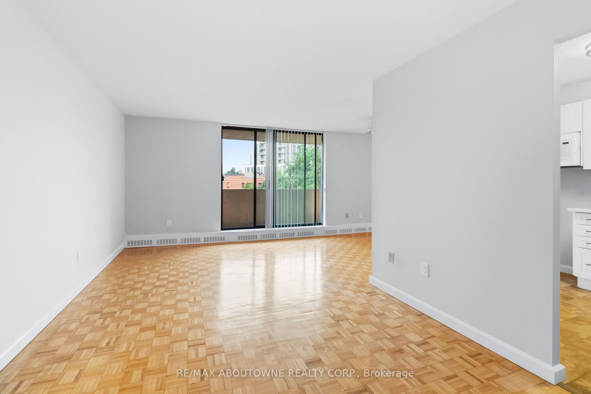 Photo 11 of Unit 1003, 60 Park Avenue, Halton Hills, Georgetown — HOMEH
