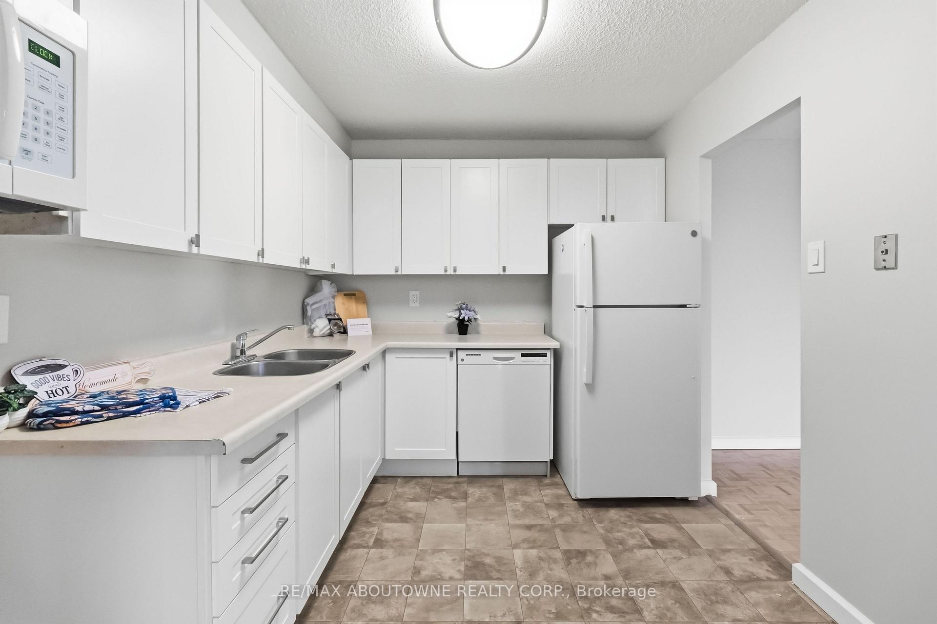 Photo 16 of Unit 1003, 60 Park Avenue, Halton Hills, Georgetown — HOMEH
