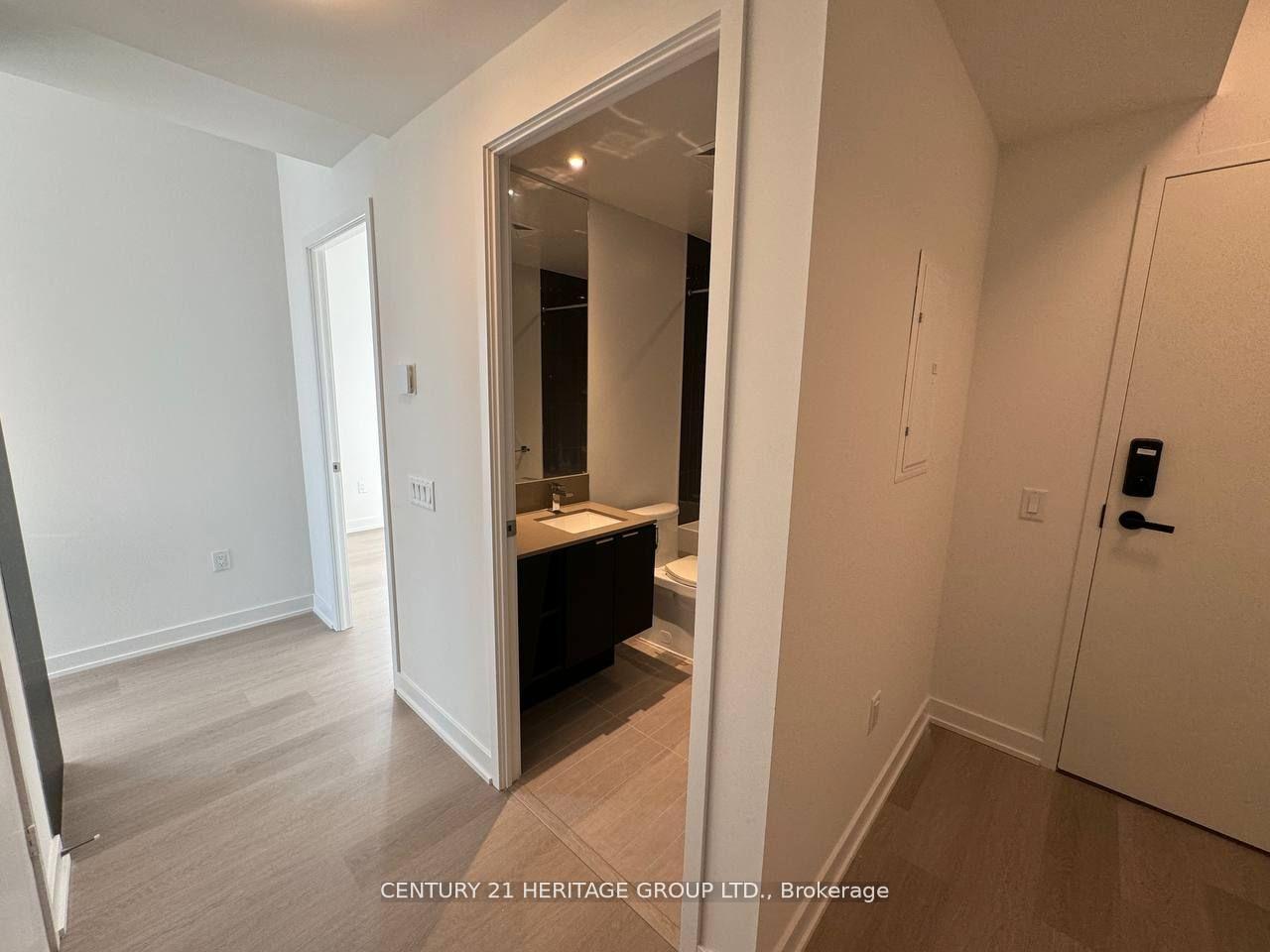 Photo 5 of Unit 4409, 3883 Quartz Road S, Mississauga, City Centre — HOMEH