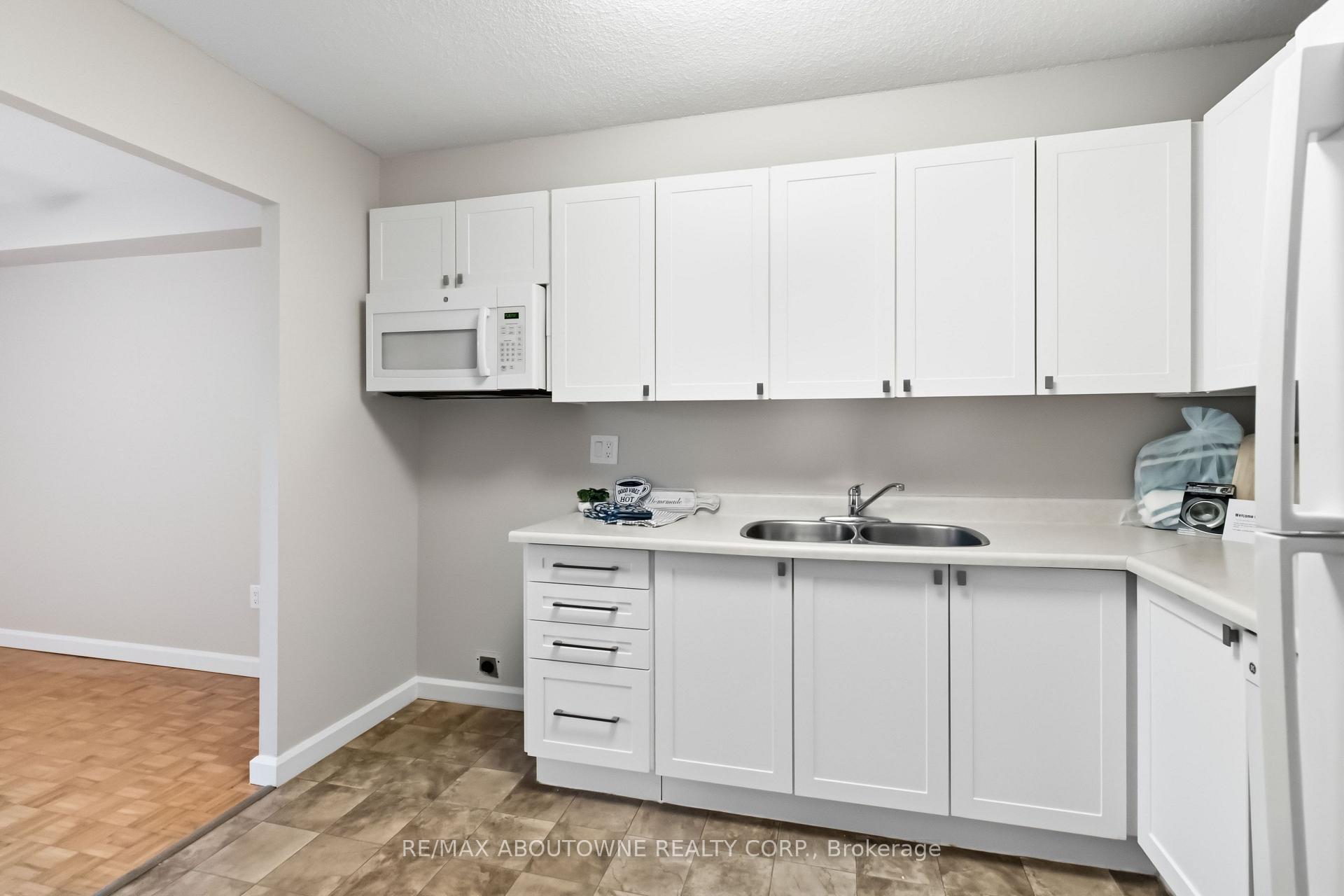 Photo 12 of Unit 705, 60 Park Avenue, Halton Hills, Georgetown — HOMEH