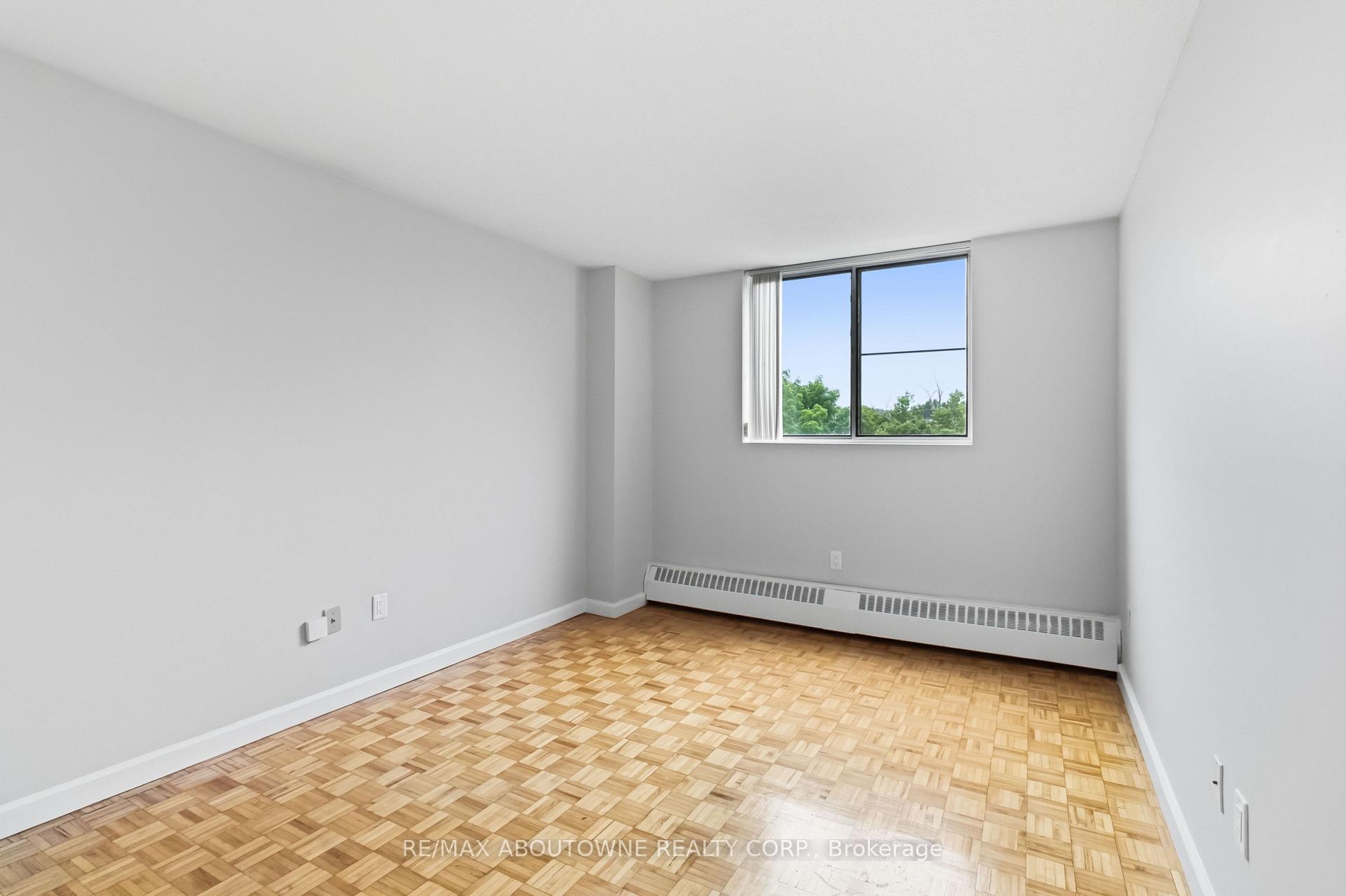 Photo 17 of Unit 705, 60 Park Avenue, Halton Hills, Georgetown — HOMEH
