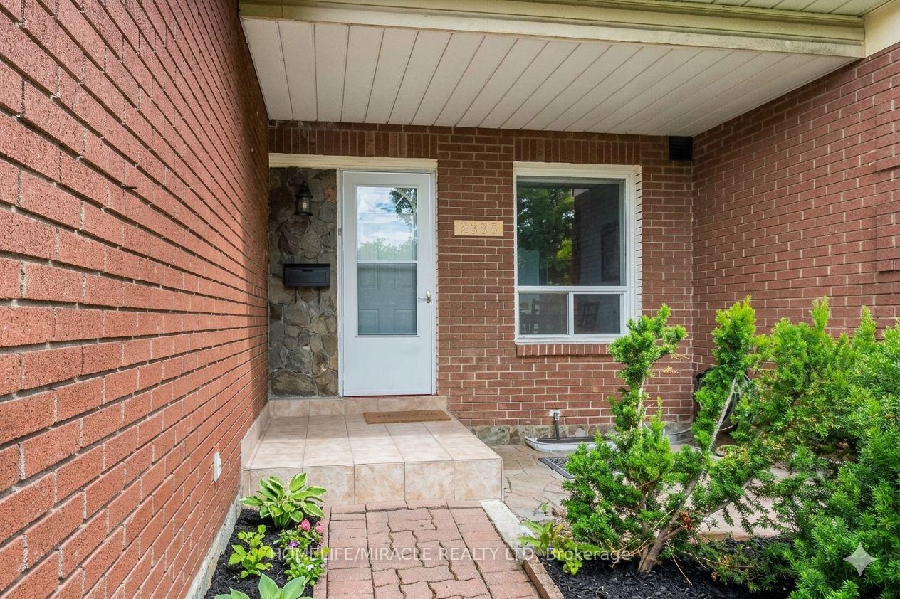 Photo 3 of 2335 Council Ring Road, Mississauga, Erin Mills — HOMEH
