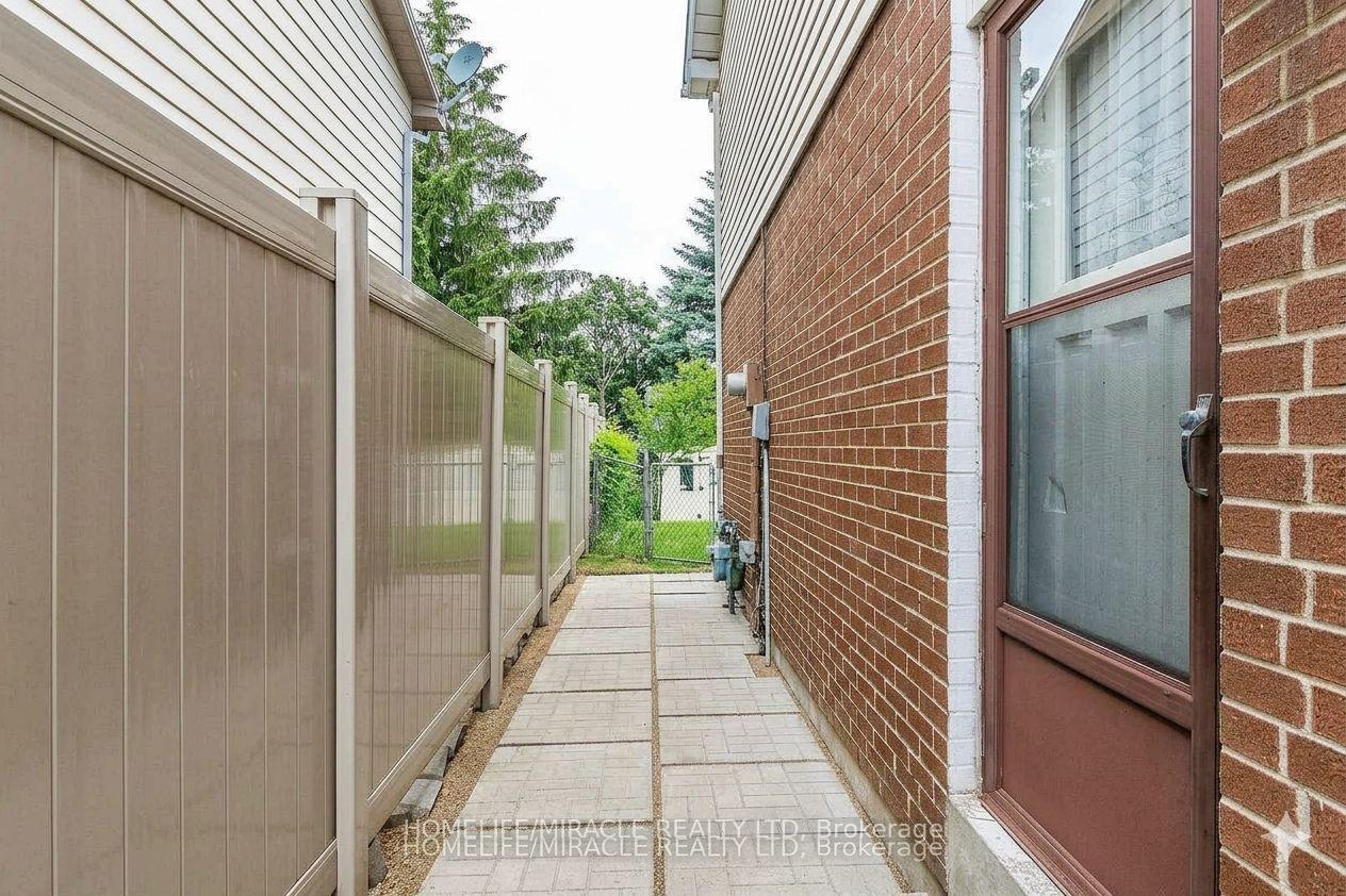 Photo 4 of 2335 Council Ring Road, Mississauga, Erin Mills — HOMEH