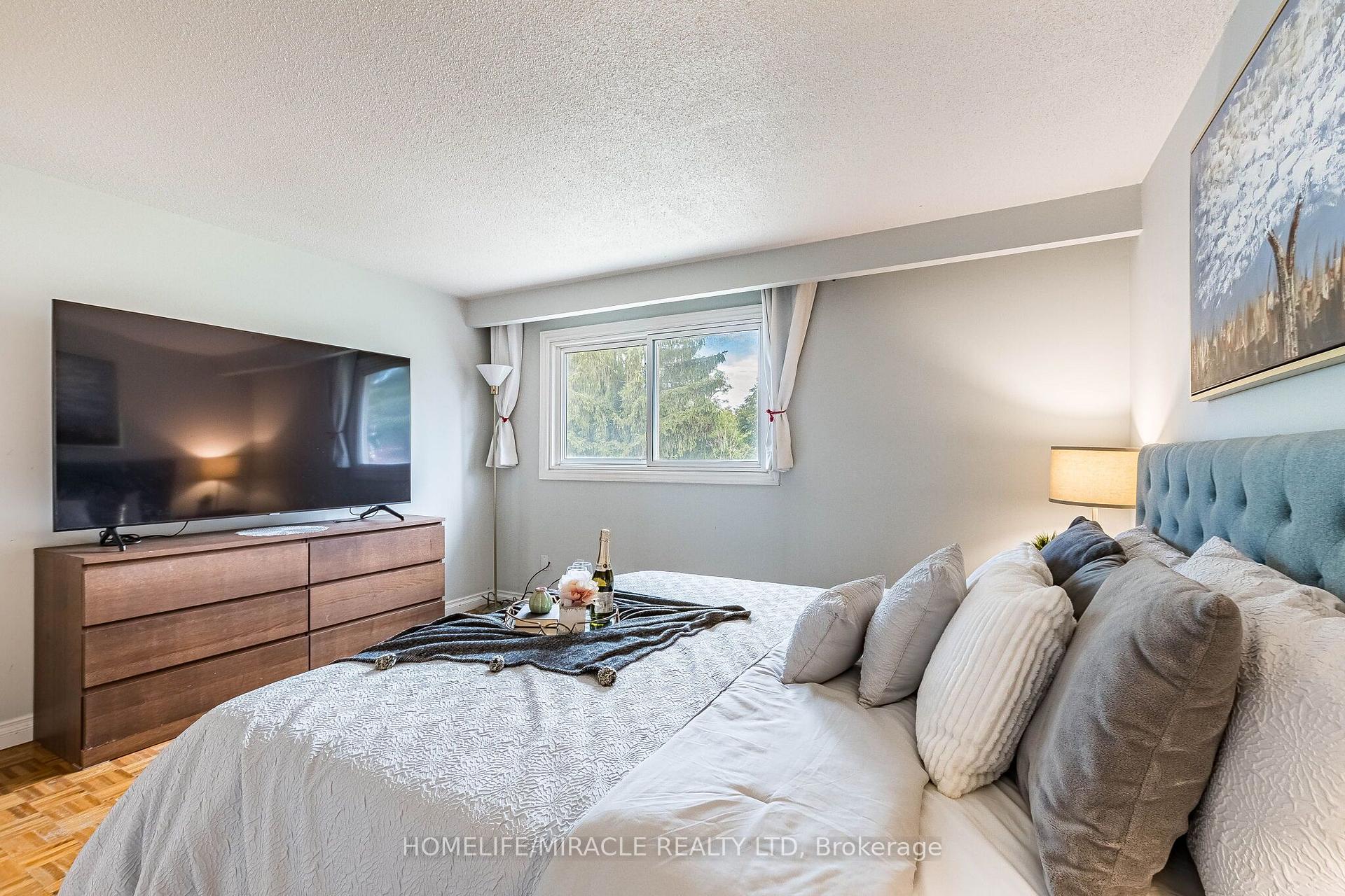 Photo 24 of 2335 Council Ring Road, Mississauga, Erin Mills — HOMEH
