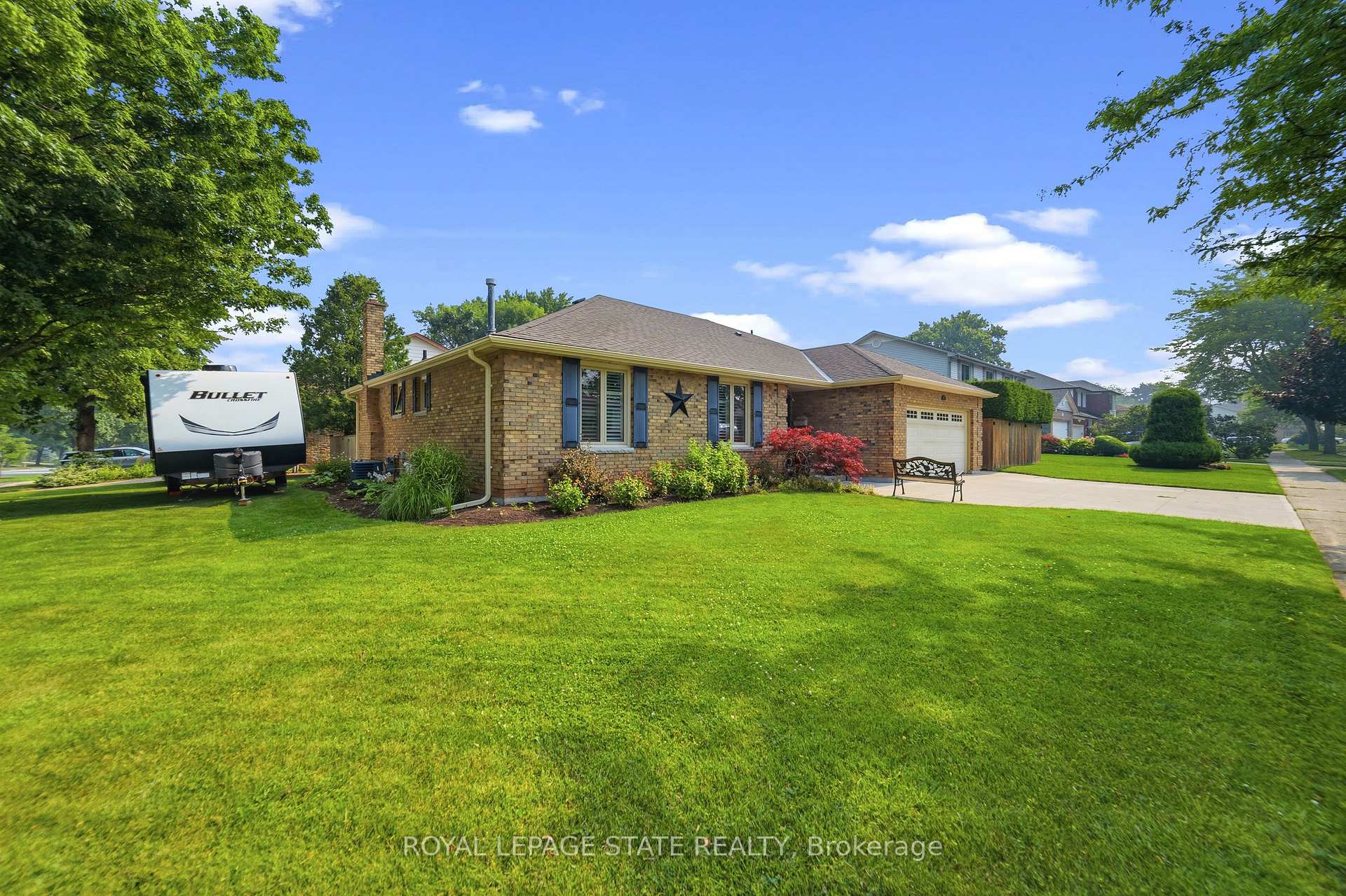 Photo 3 of 1 Banburry Crescent, Grimsby, Grimsby Beach — HOMEH