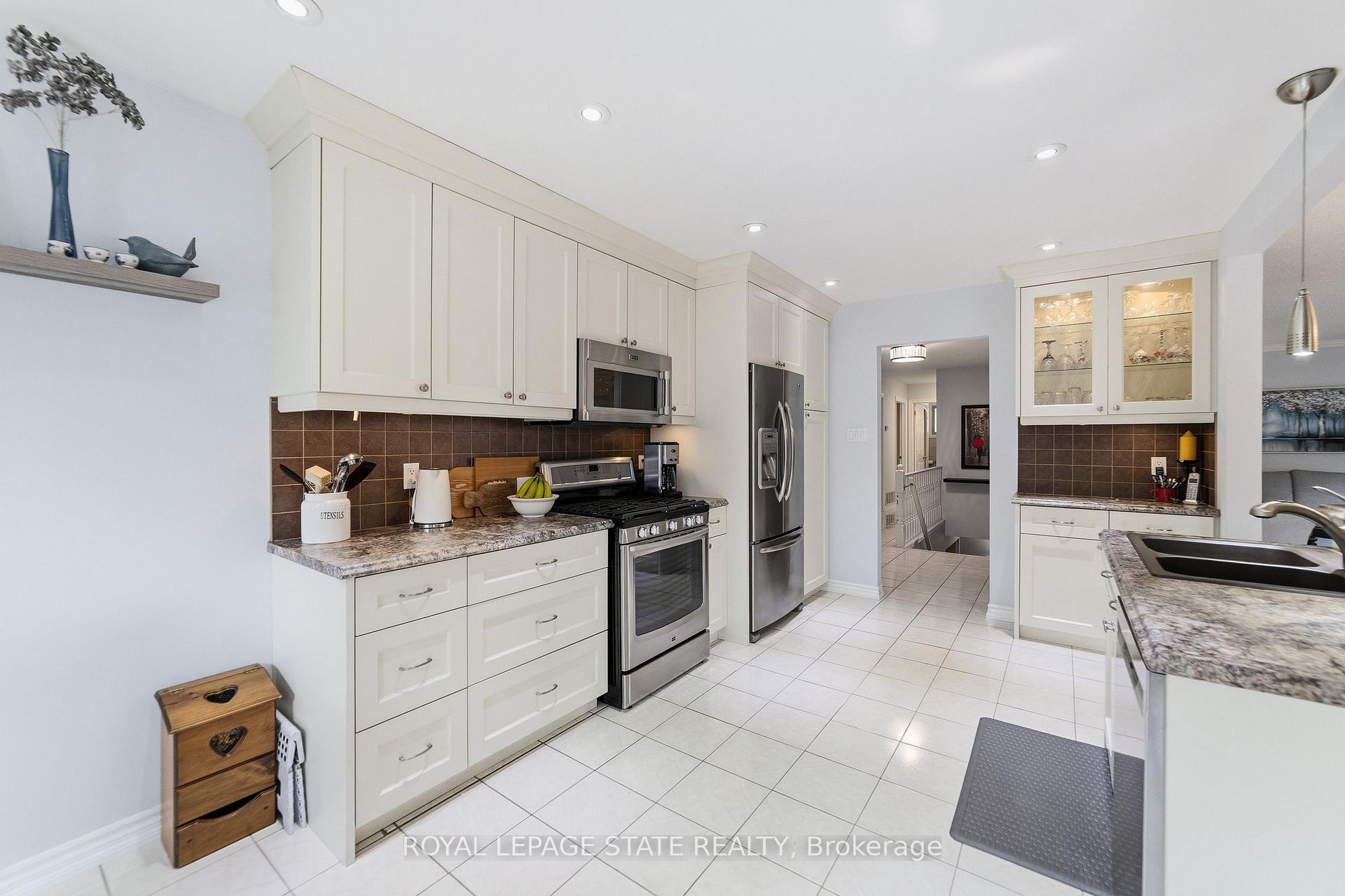 Photo 7 of 1 Banburry Crescent, Grimsby, Grimsby Beach — HOMEH