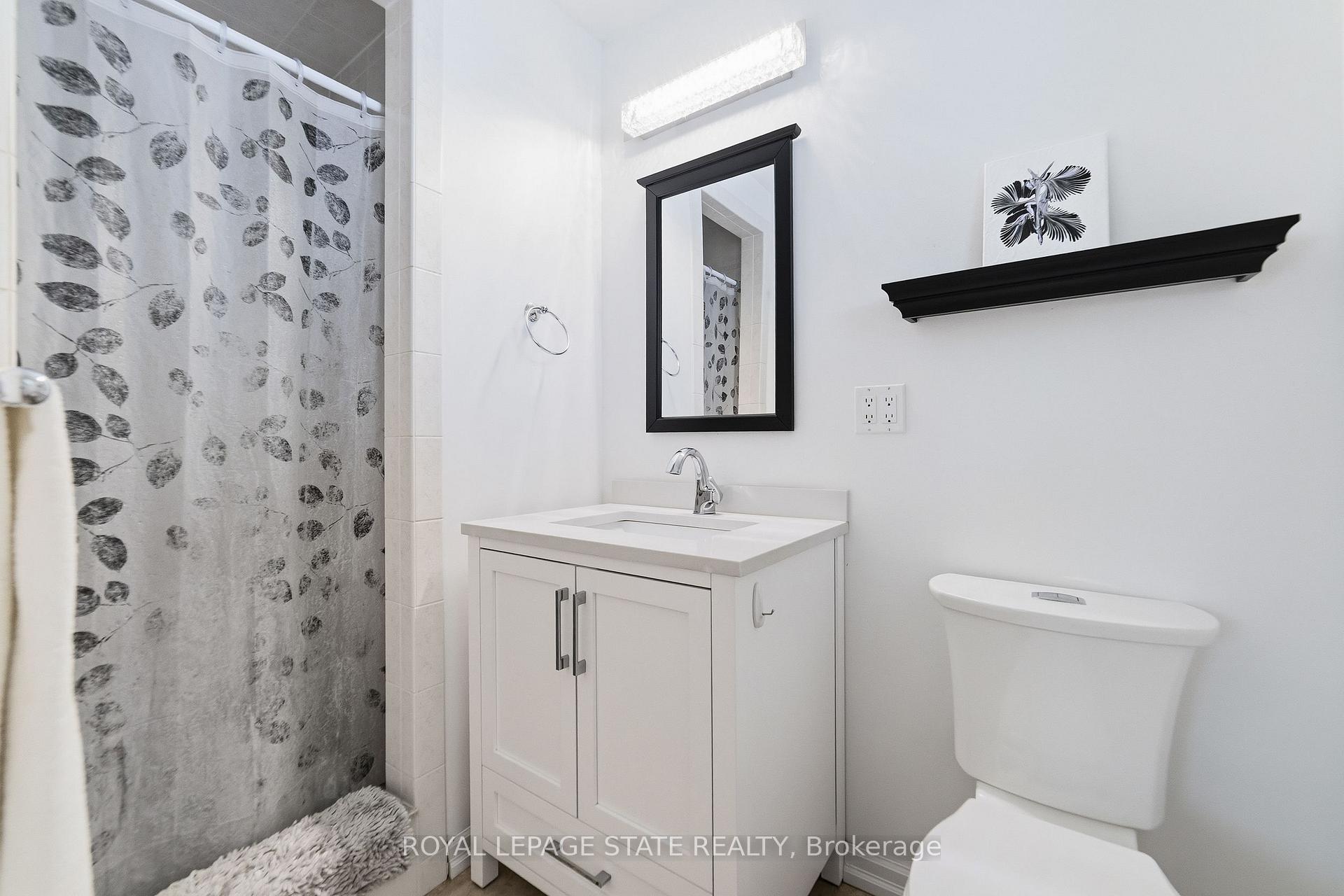 Photo 17 of 1 Banburry Crescent, Grimsby, Grimsby Beach — HOMEH