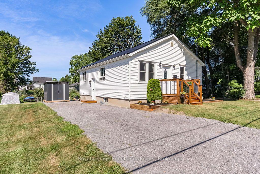 Photo 2 of 76 Wright Avenue, Belleville, Belleville Ward — HOMEH