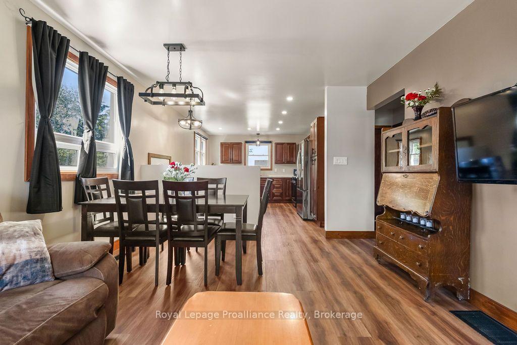 Photo 8 of 76 Wright Avenue, Belleville, Belleville Ward — HOMEH