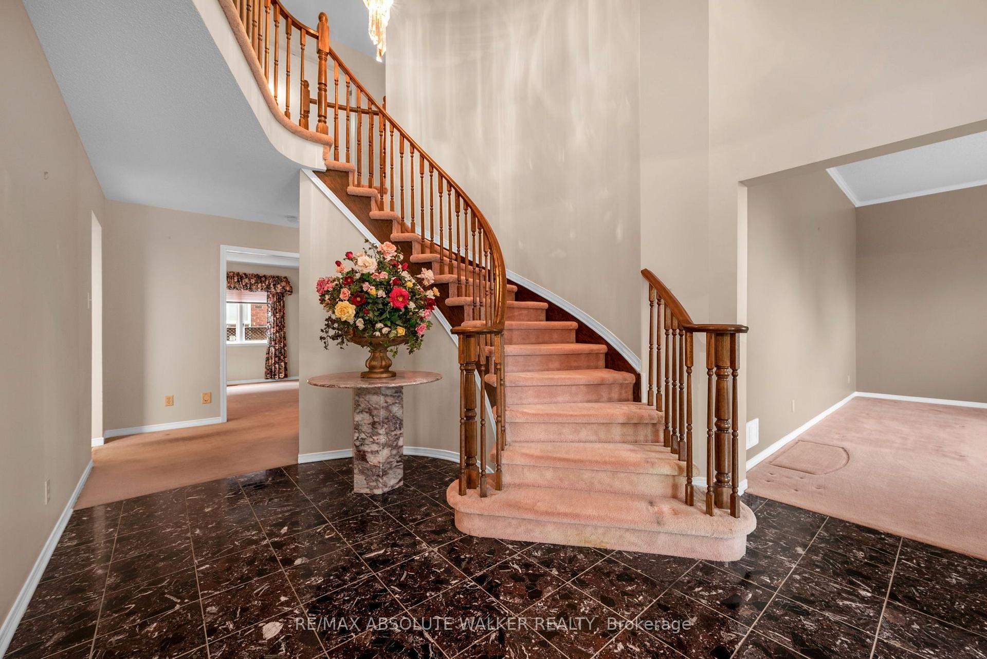 Photo 5 of 268 Pine Hill Drive, Ottawa, Kanata - Bridlewood — HOMEH