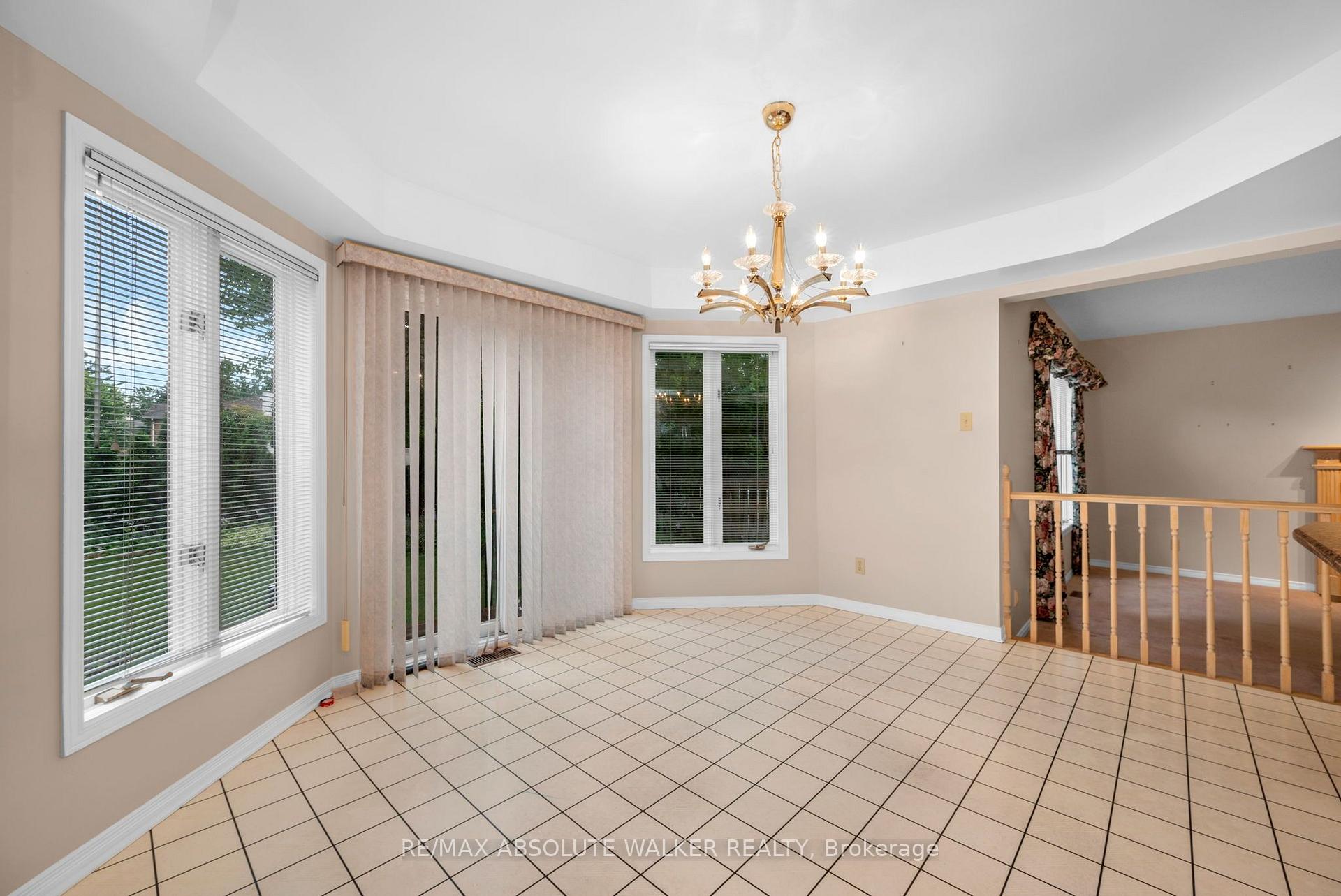 Photo 10 of 268 Pine Hill Drive, Ottawa, Kanata - Bridlewood — HOMEH