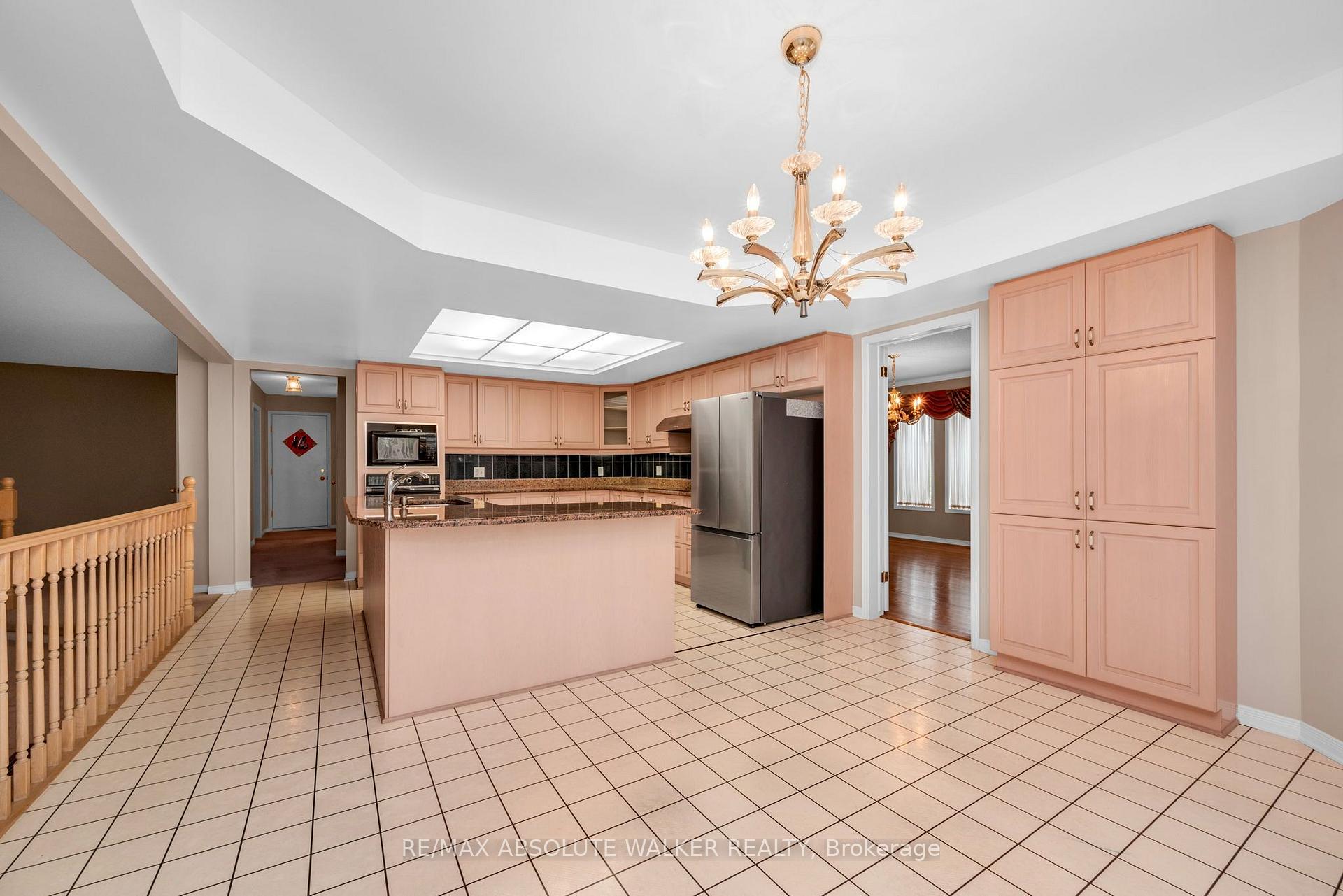 Photo 11 of 268 Pine Hill Drive, Ottawa, Kanata - Bridlewood — HOMEH