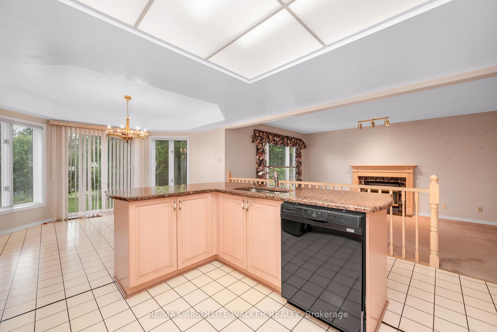 Photo 12 of 268 Pine Hill Drive, Ottawa, Kanata - Bridlewood — HOMEH